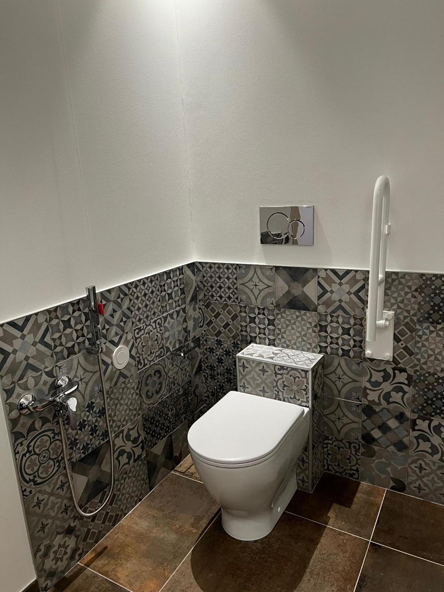 Double or Twin Room - Disability Access photo 3