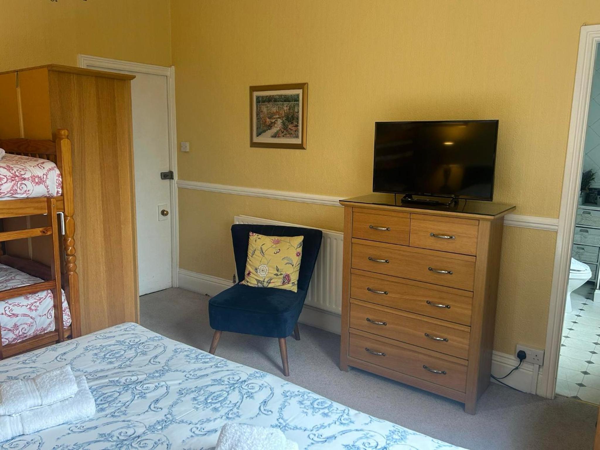 Standard King Room photo 2