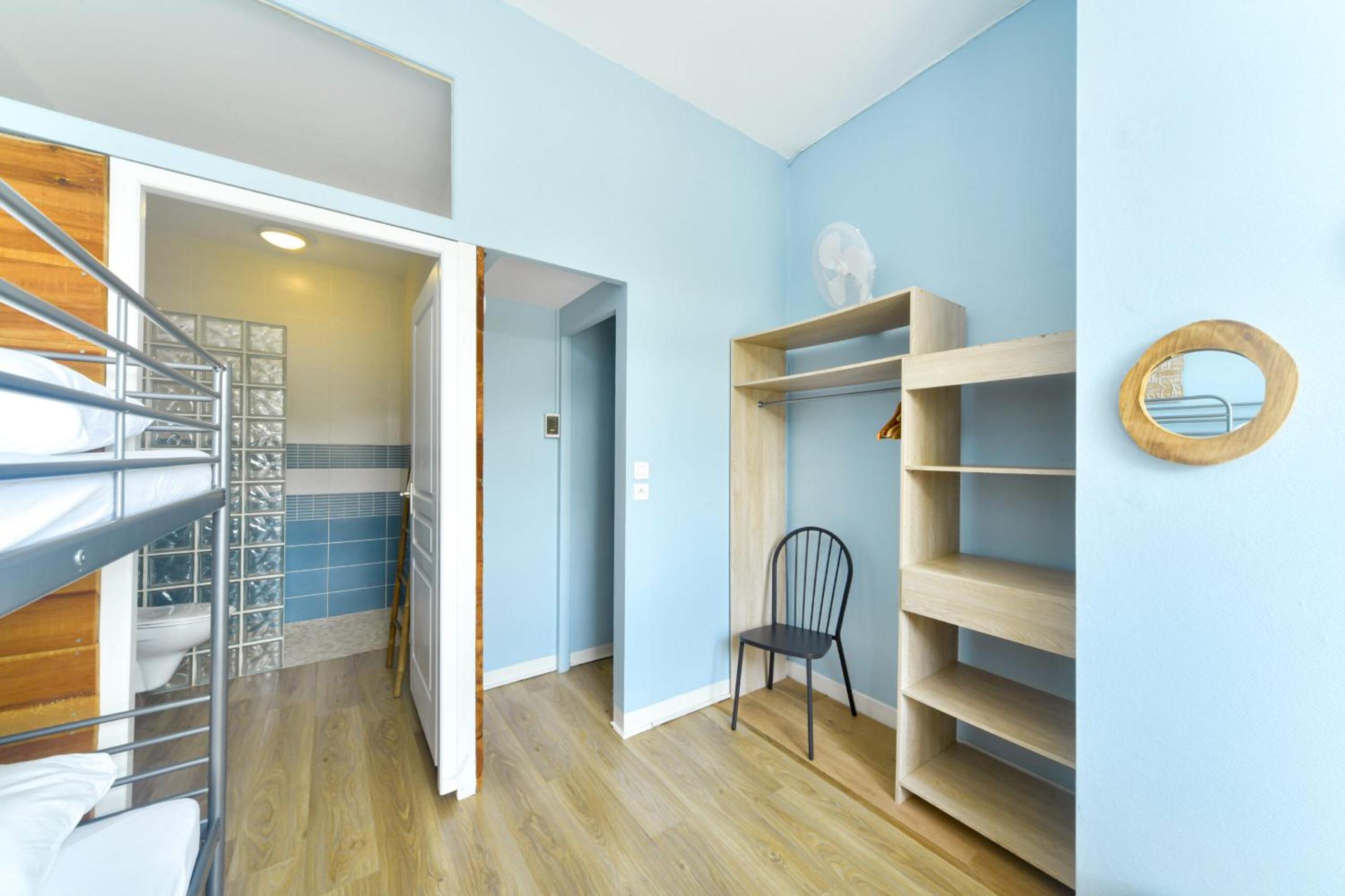 Bed in 4-Bed Mixed Dormitory Room photo 3