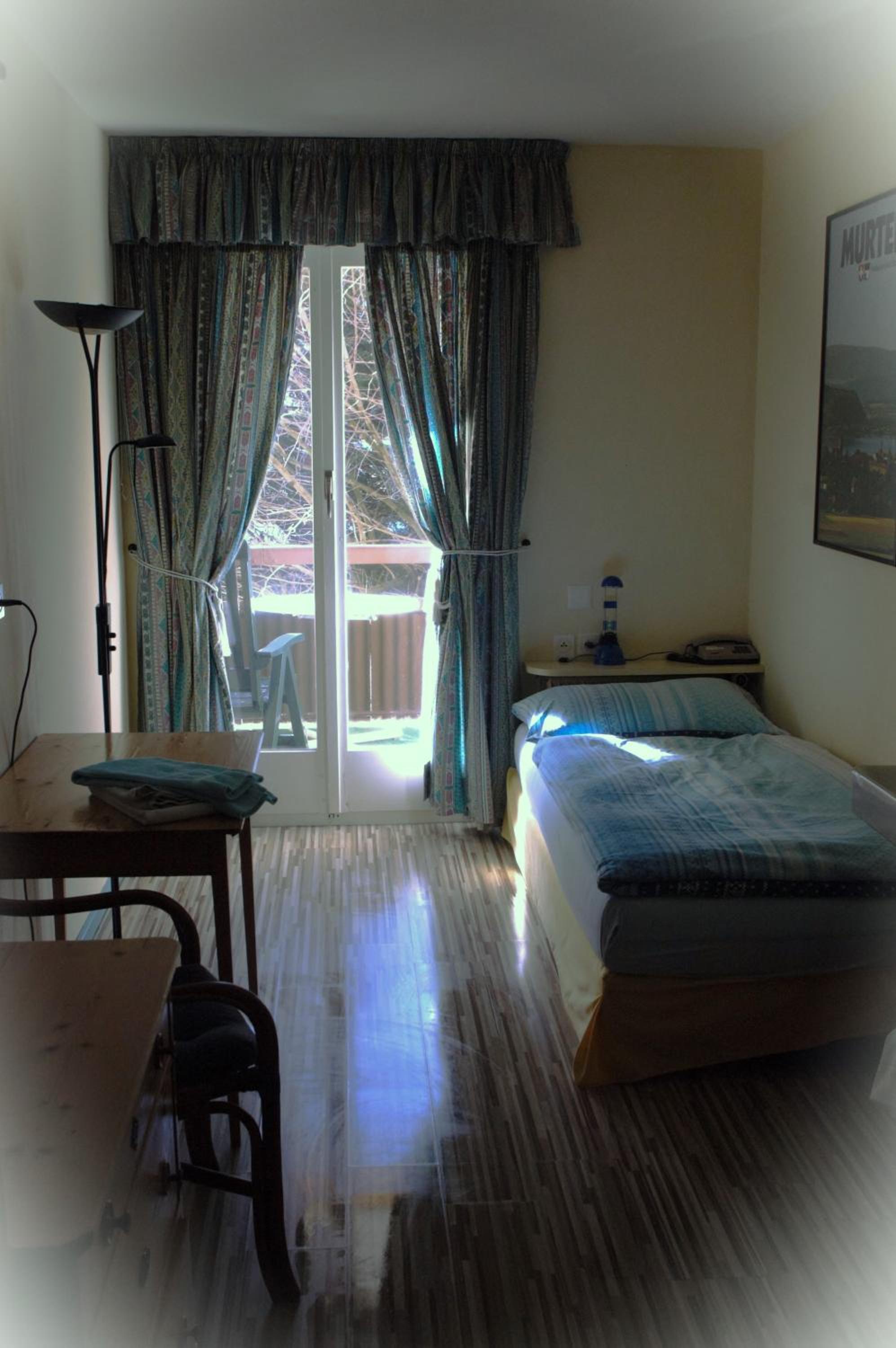 Single Room with Shared Bathroom and Lake View photo 3