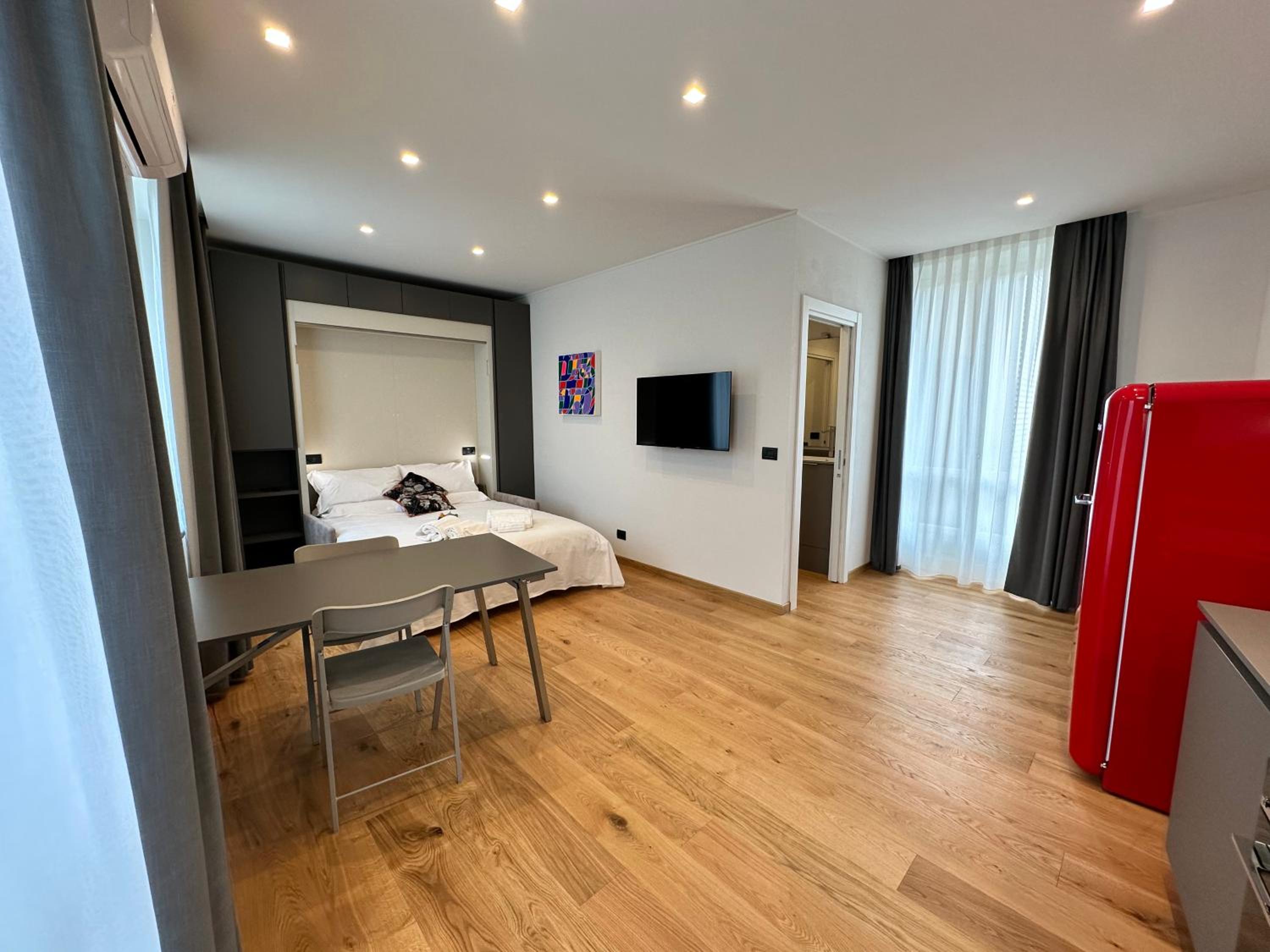 Studio Apartment with Balcony
