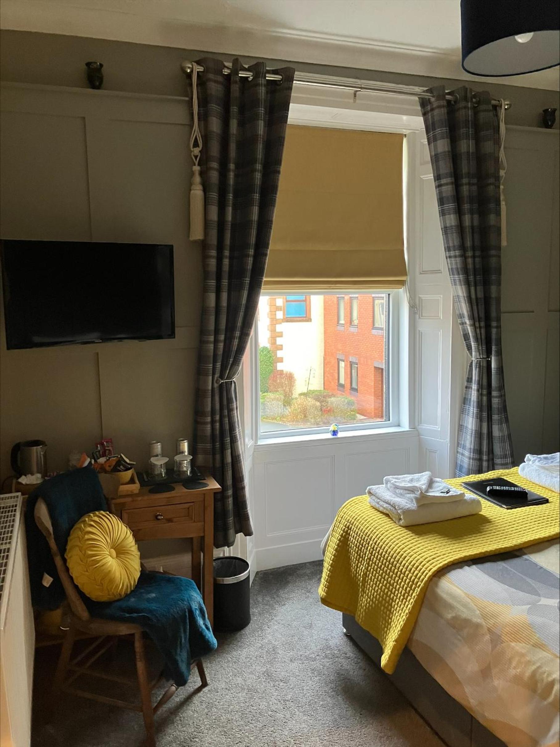 Double Room - Photo 7