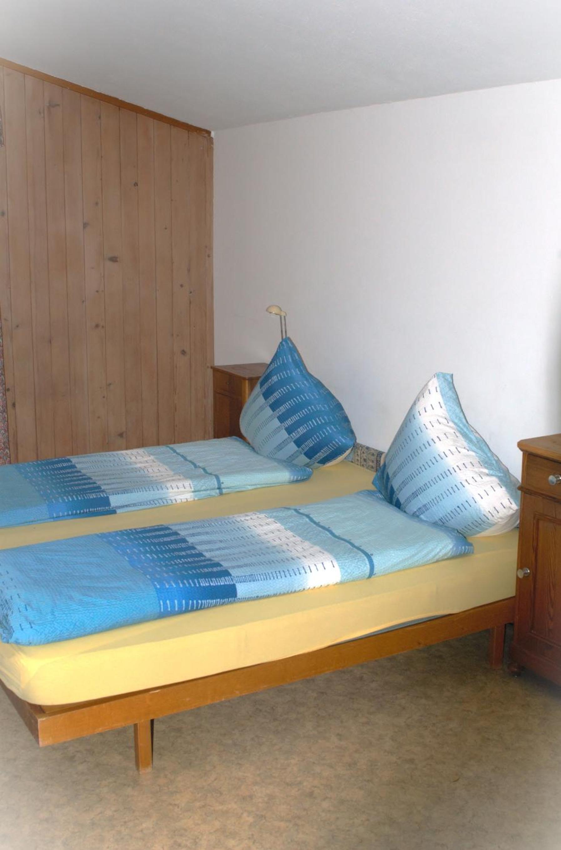 Budget Double Room with Shared Bathroom and Mountain View photo 1