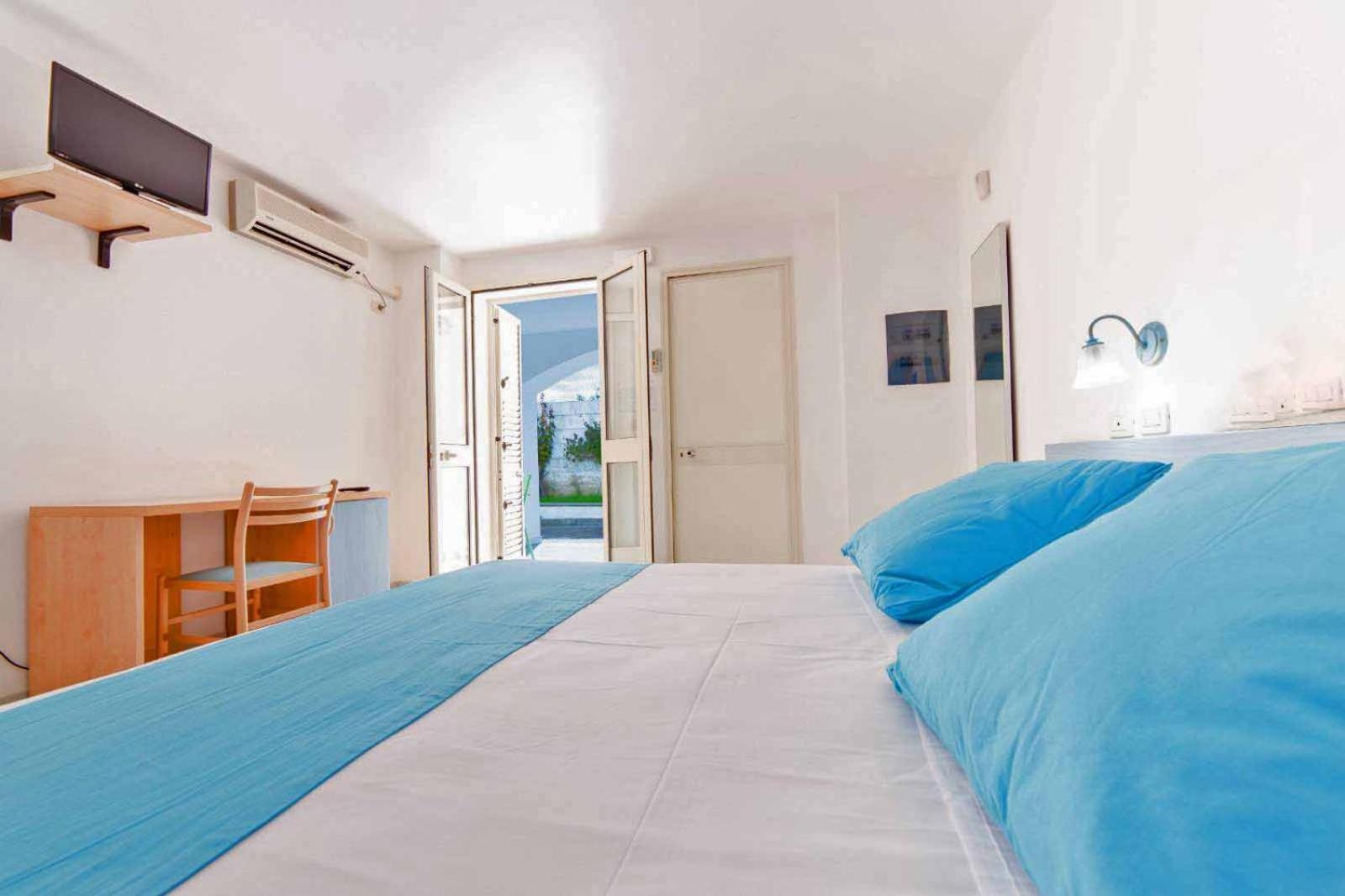 Economy Triple Room photo 1