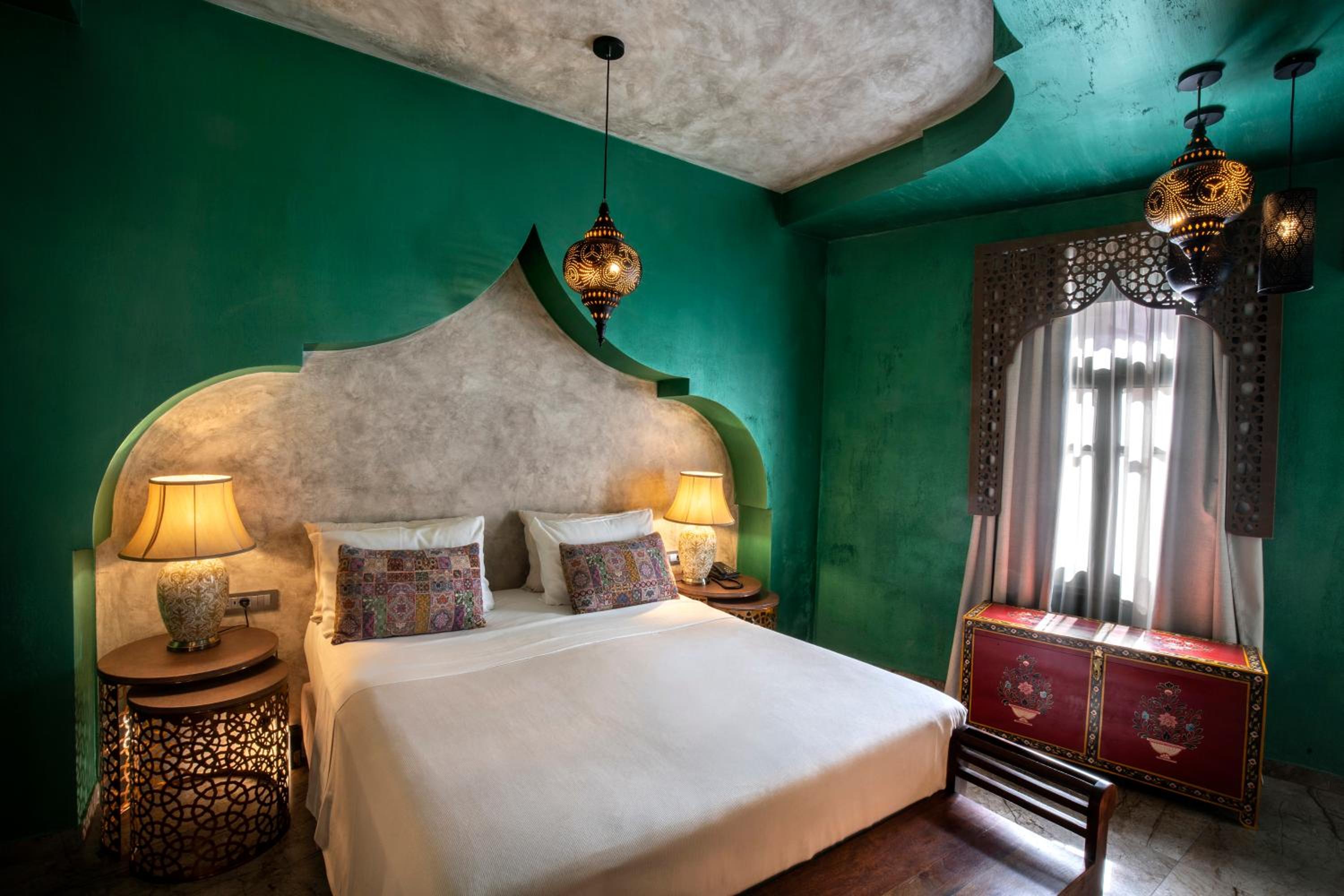 Honeymoon Suite with View - Photo 1
