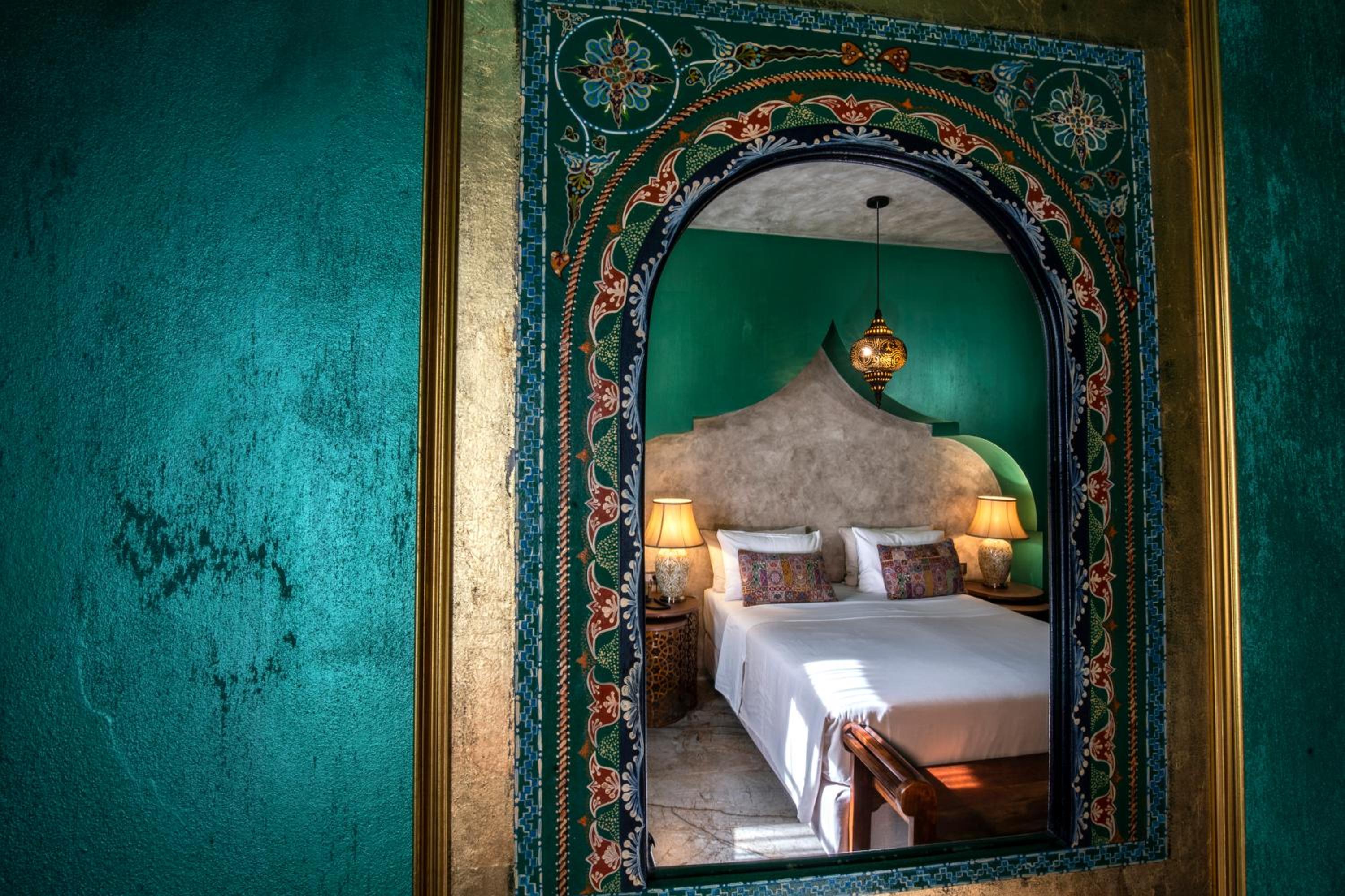 Honeymoon Suite with View - Photo 3