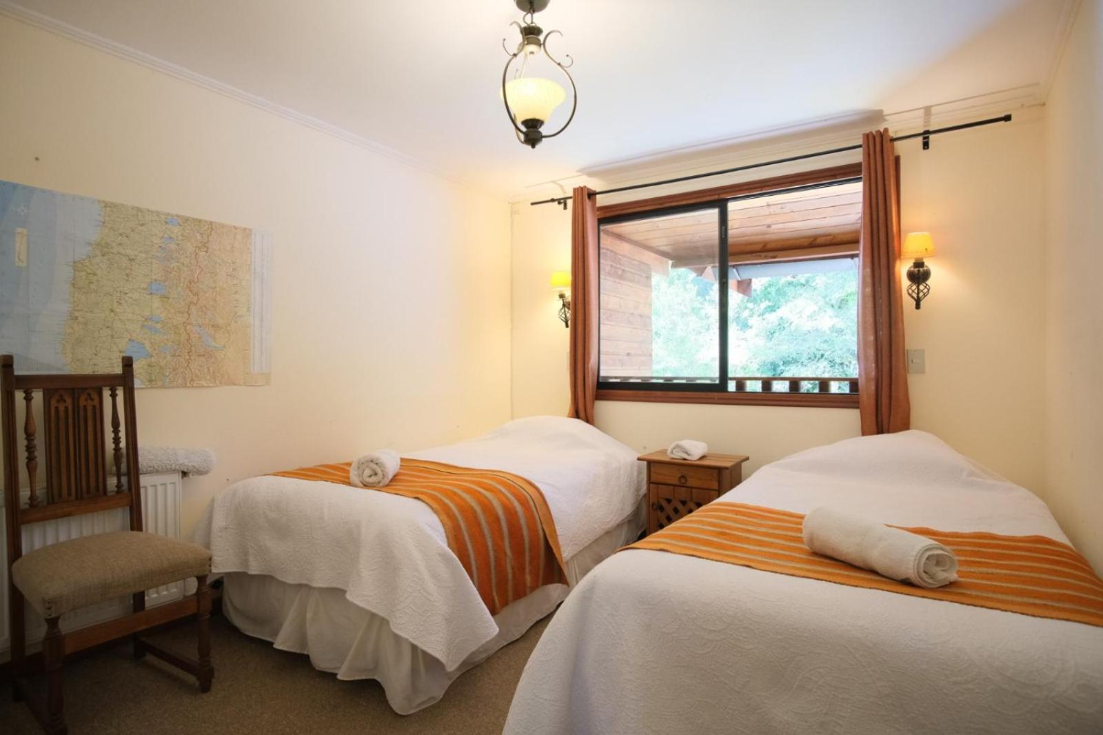 Twin Room With Shared Bathroom photo 3