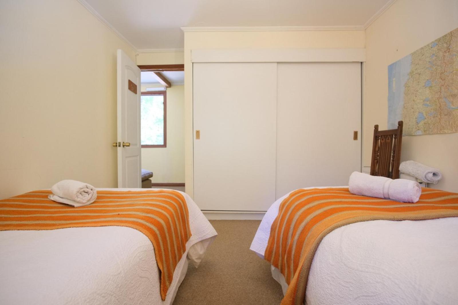 Twin Room With Shared Bathroom photo 1