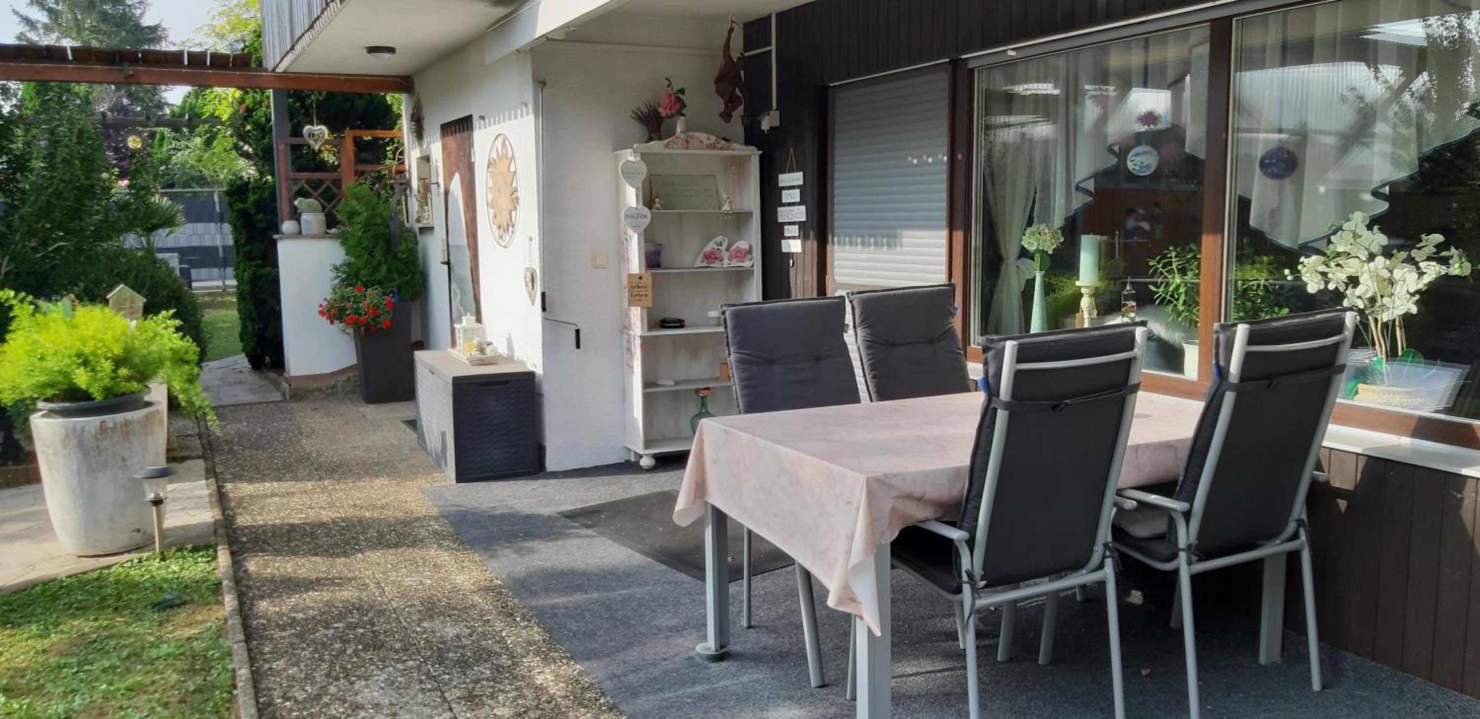 One-Bedroom Apartment with Garden View photo 2