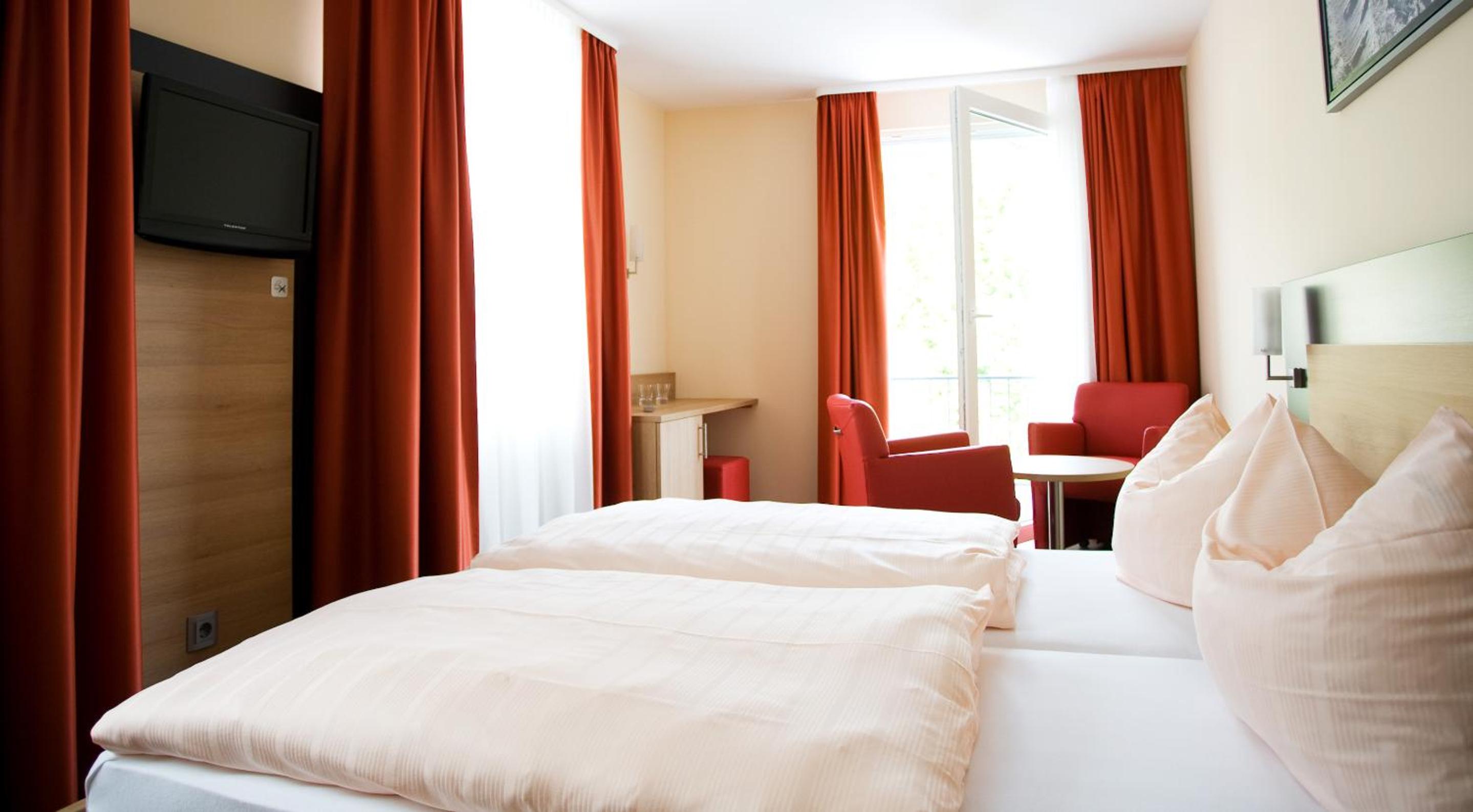 Standard Double Room - Photo 4
