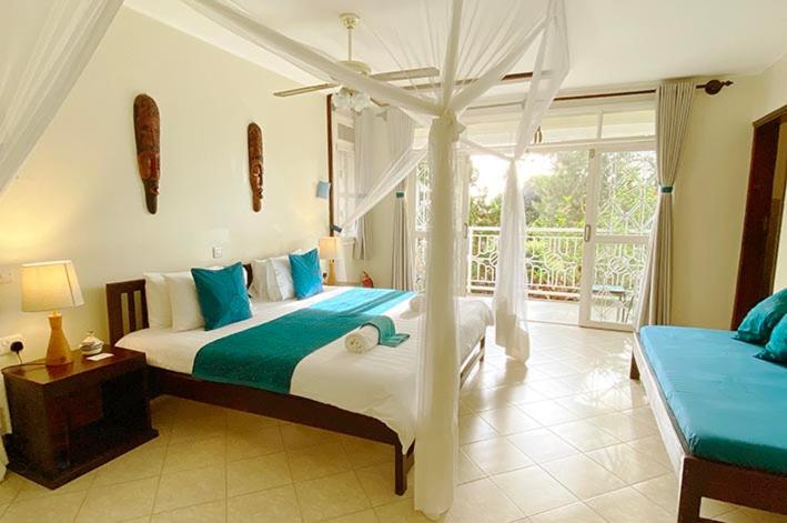 Double Room with Private Bathroom photo 3