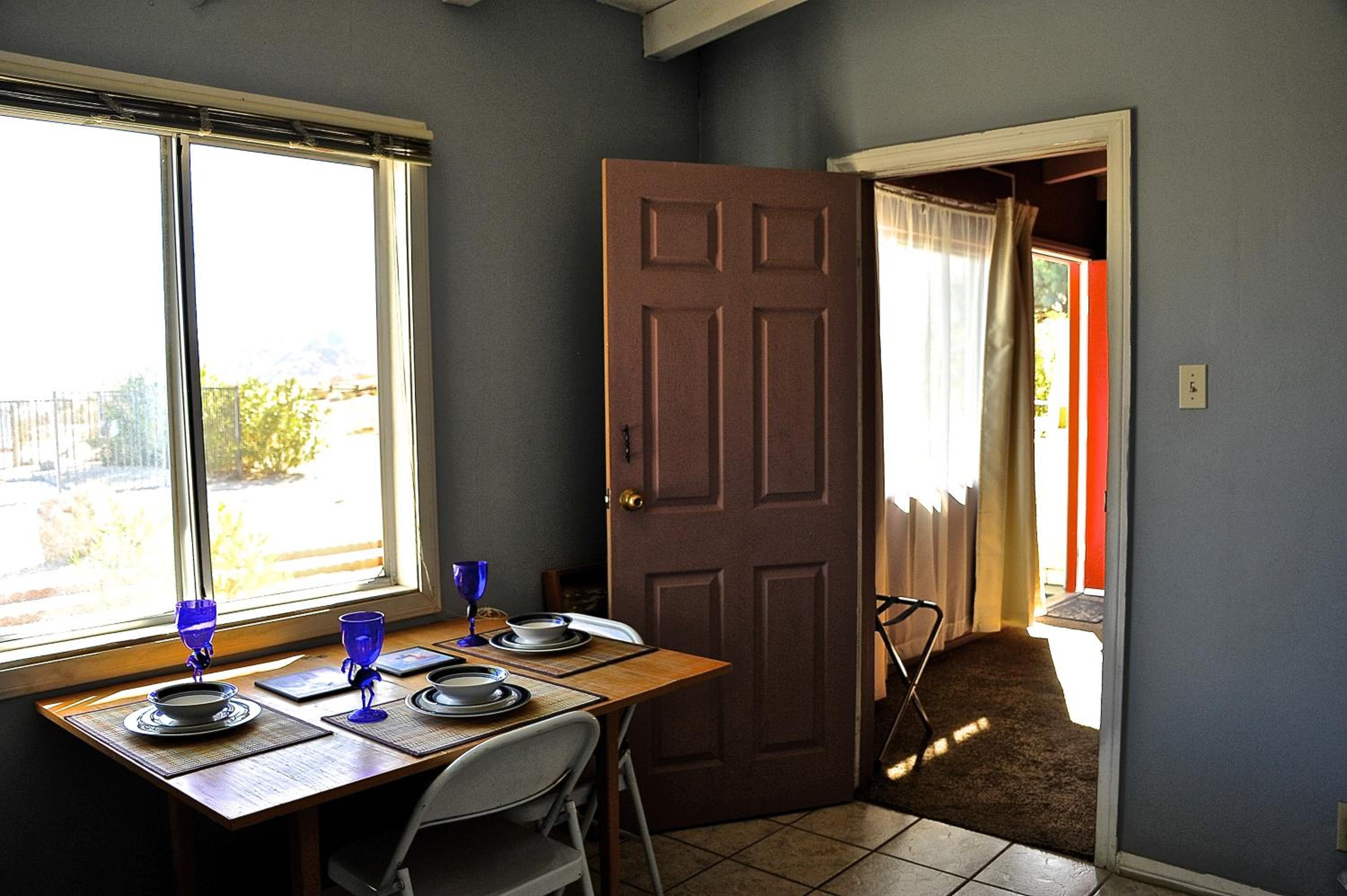 Deluxe Double Room - Photo 8