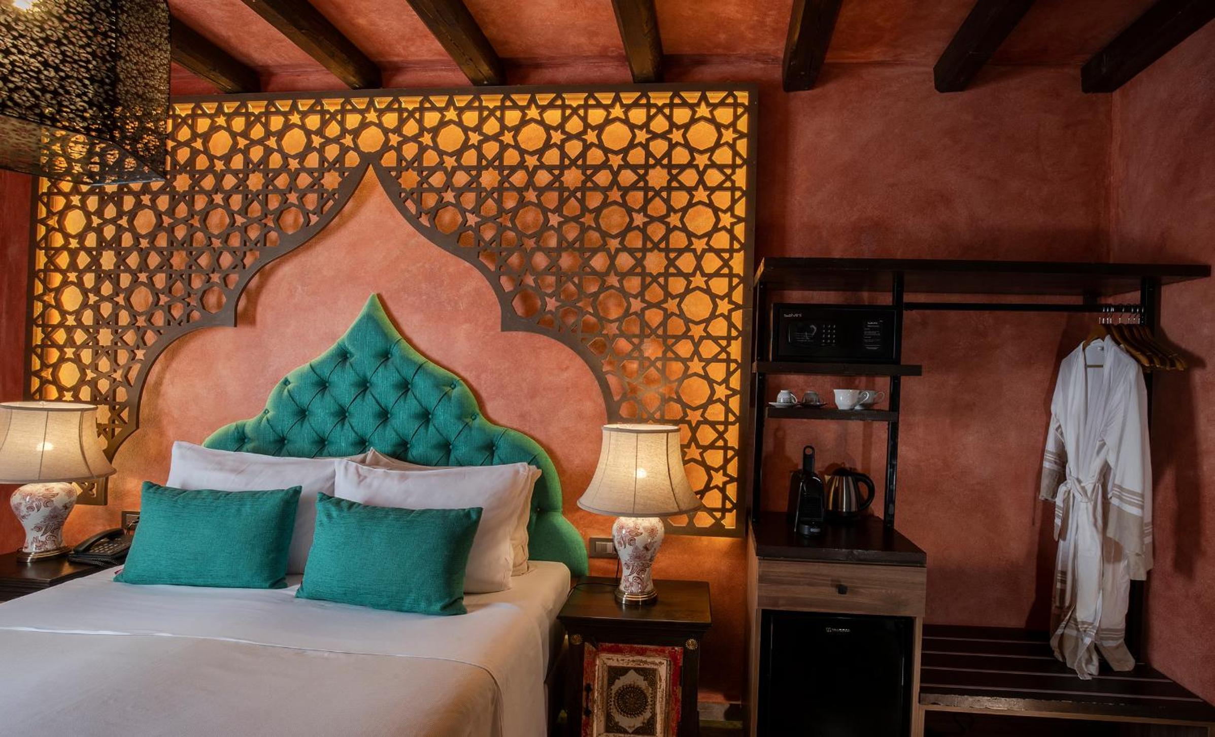 Classic Double Room with View - Photo 2