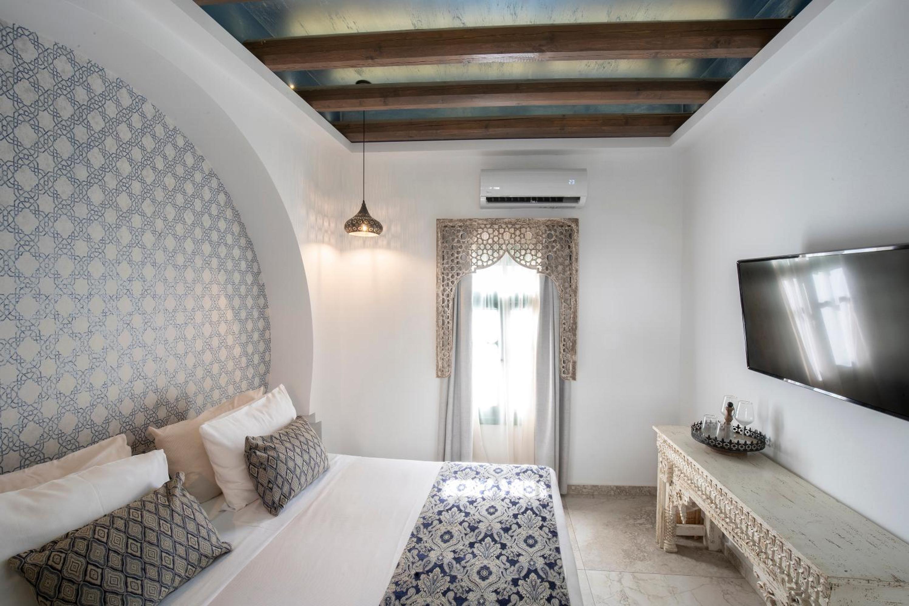 Classic Double Room with View - Photo 4