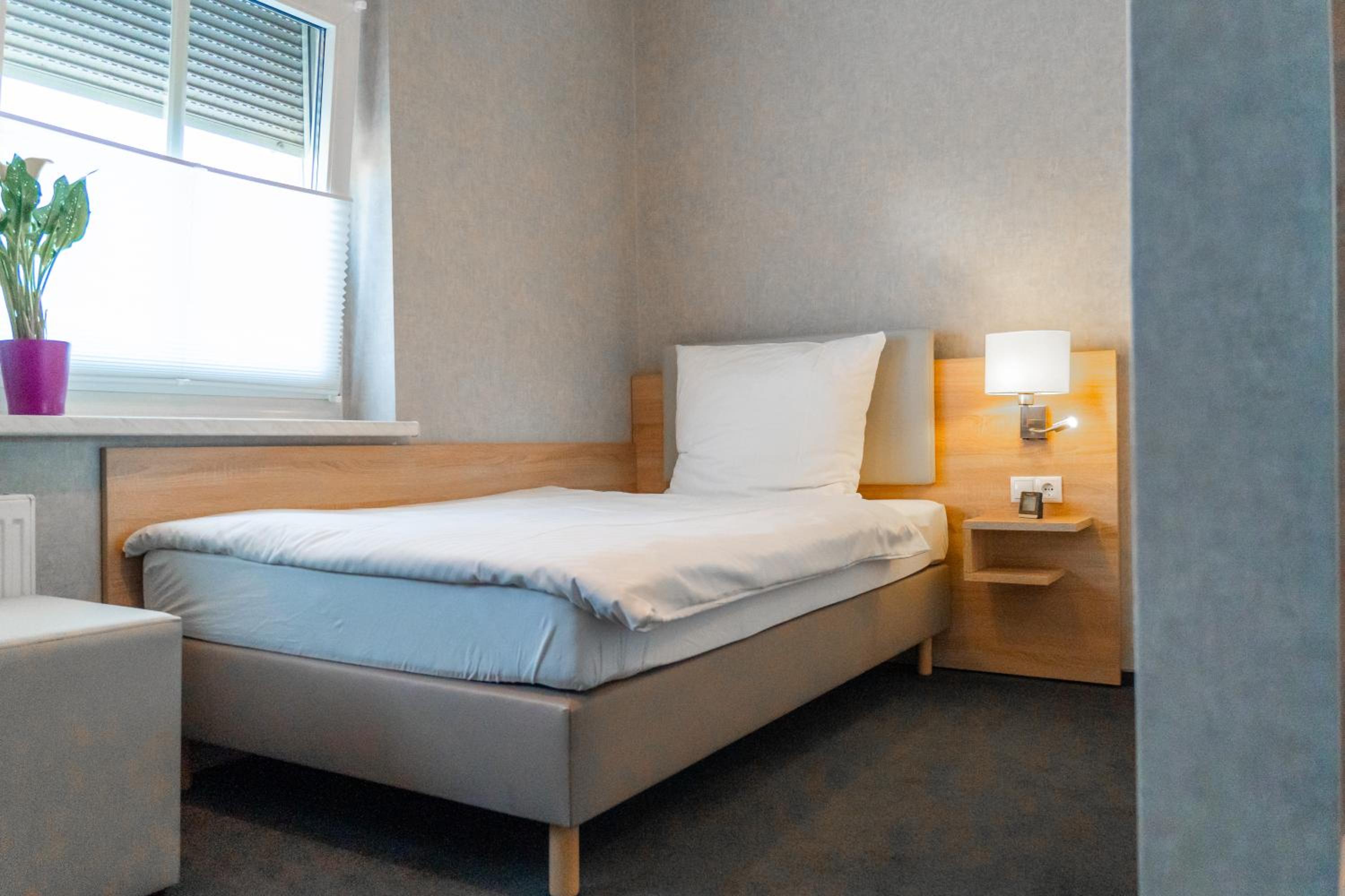 Single Room photo 3
