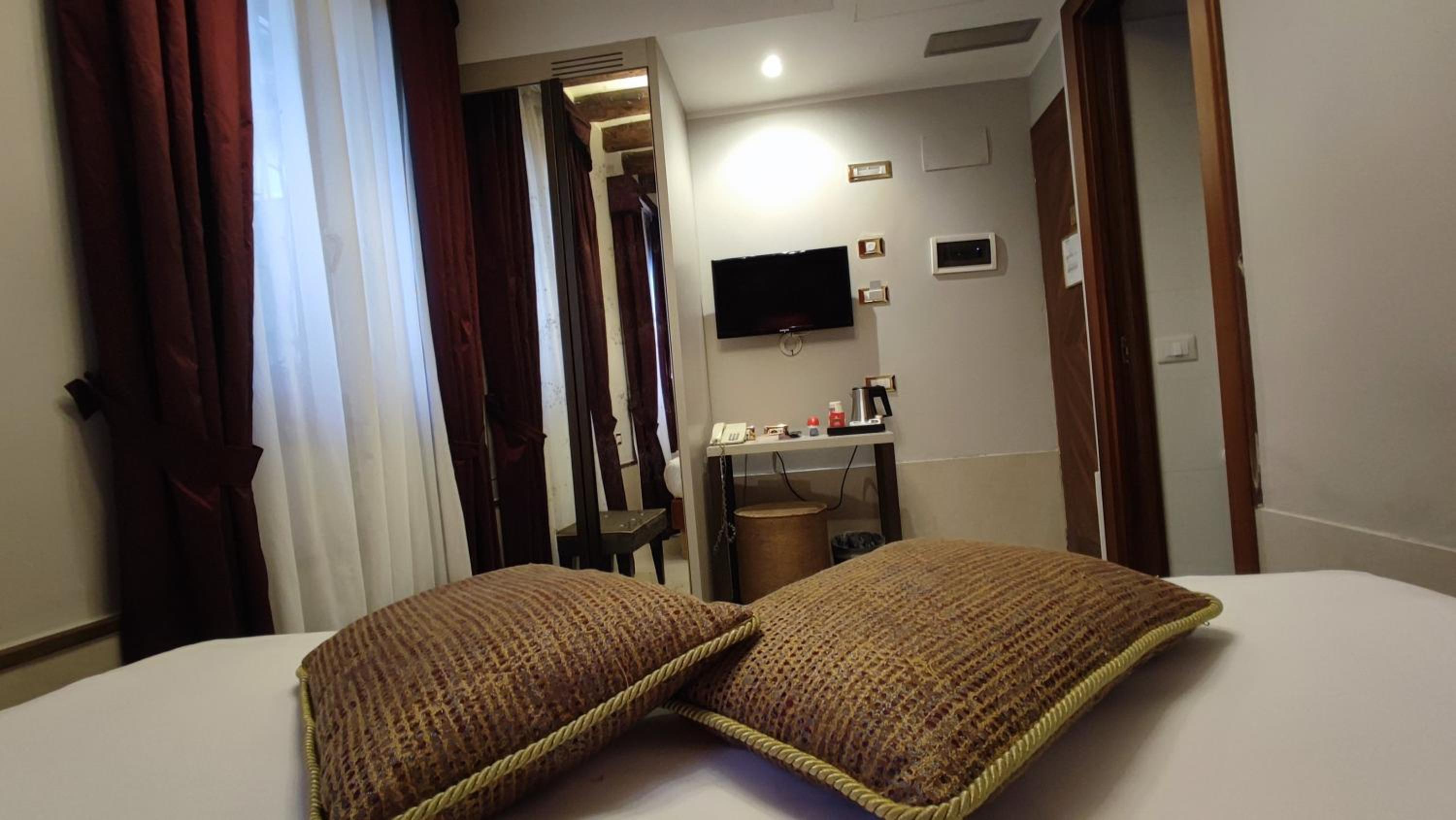 Junior Suite with Lagoon View