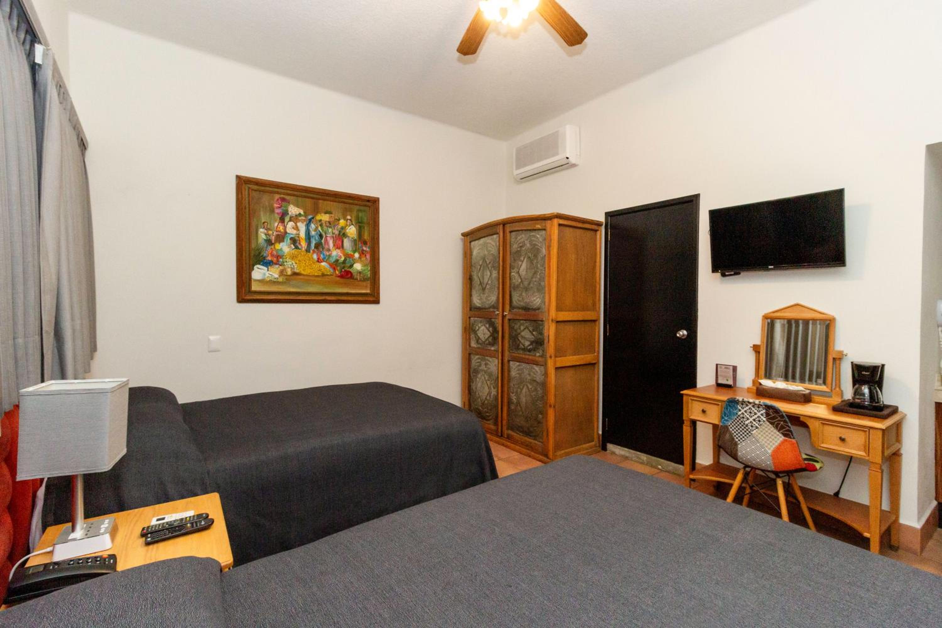 Standard Double Room with Two Double Beds - Photo 10