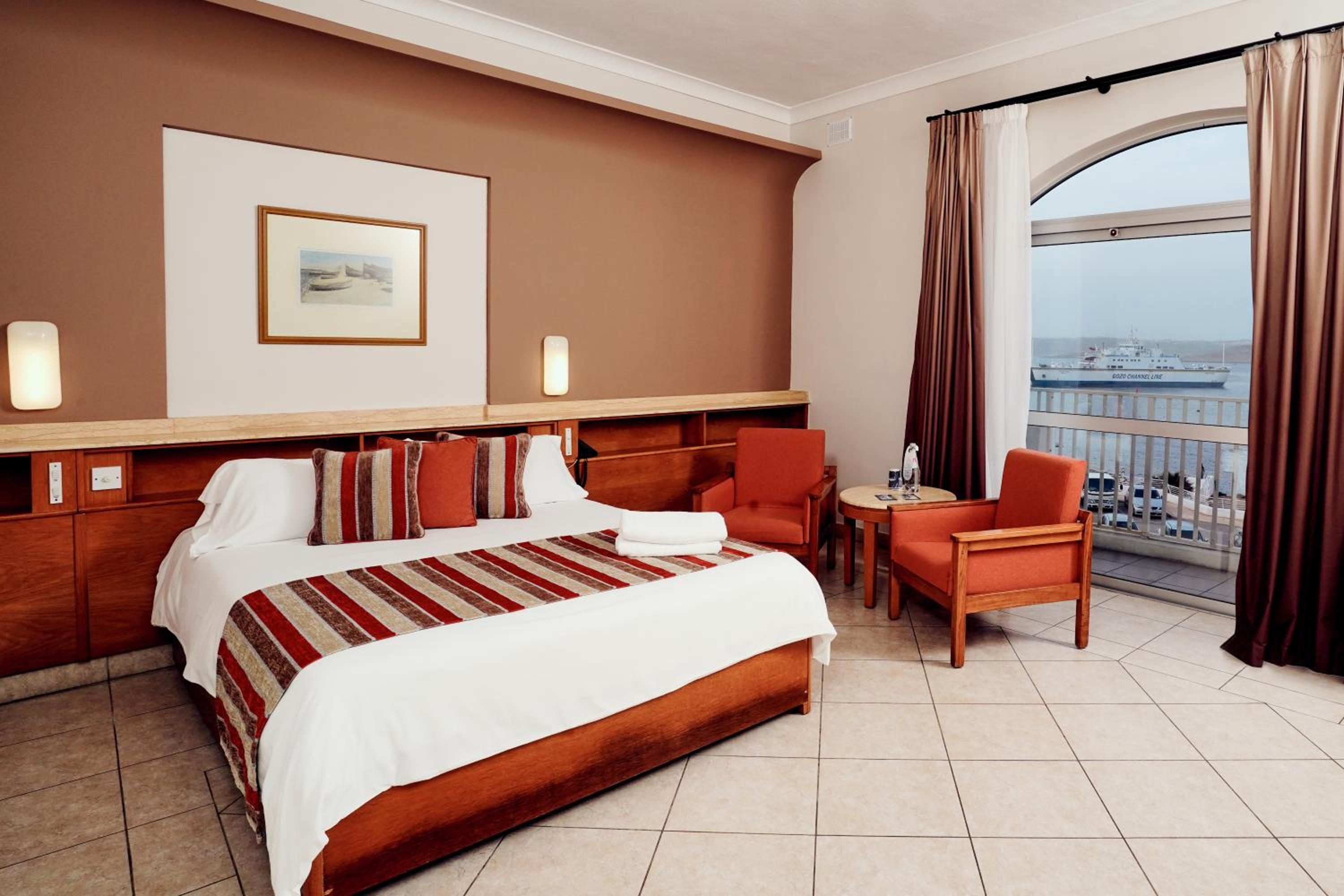 Double or Twin Room with Sea View - Photo 1