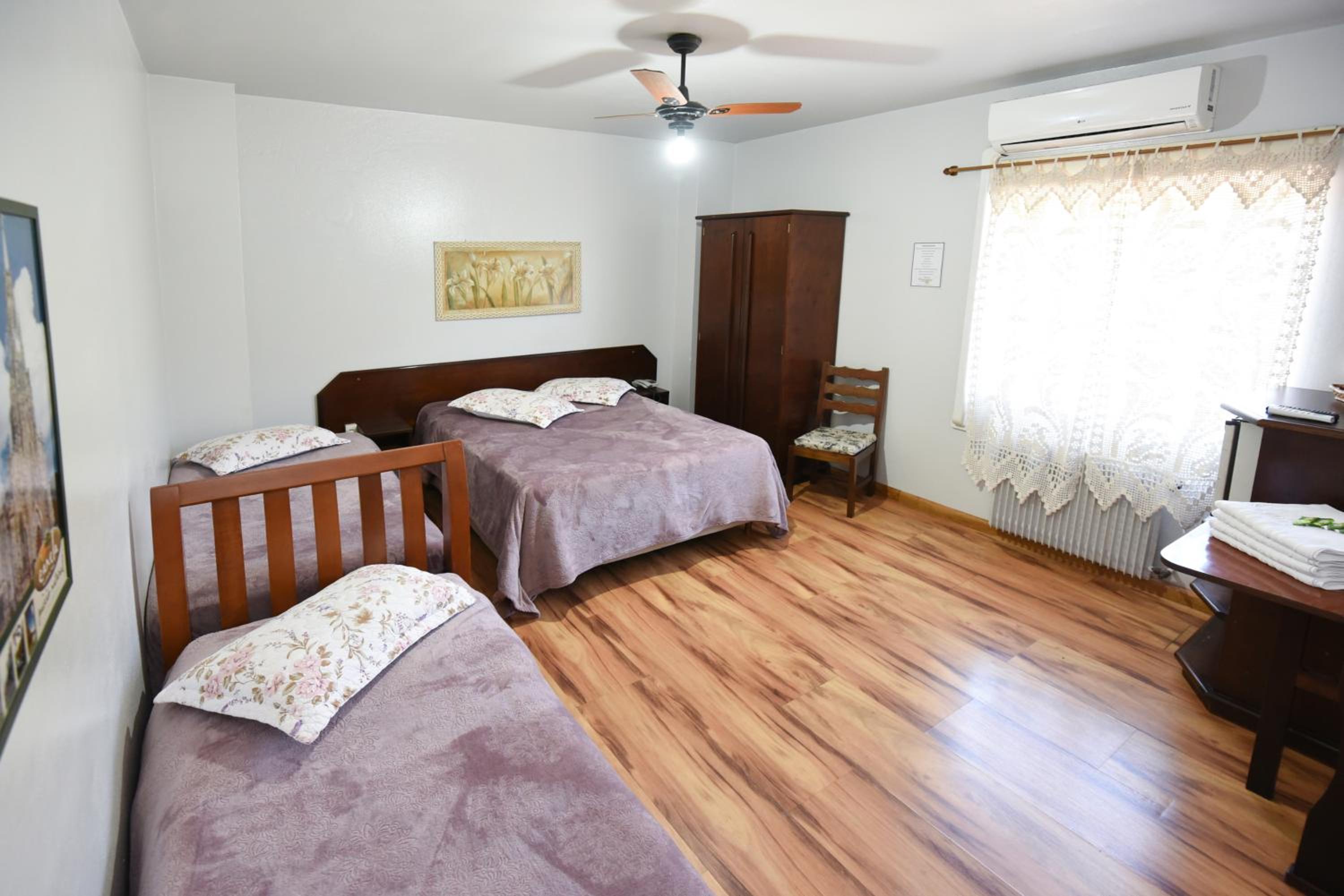 Quadruple Room - Photo 2