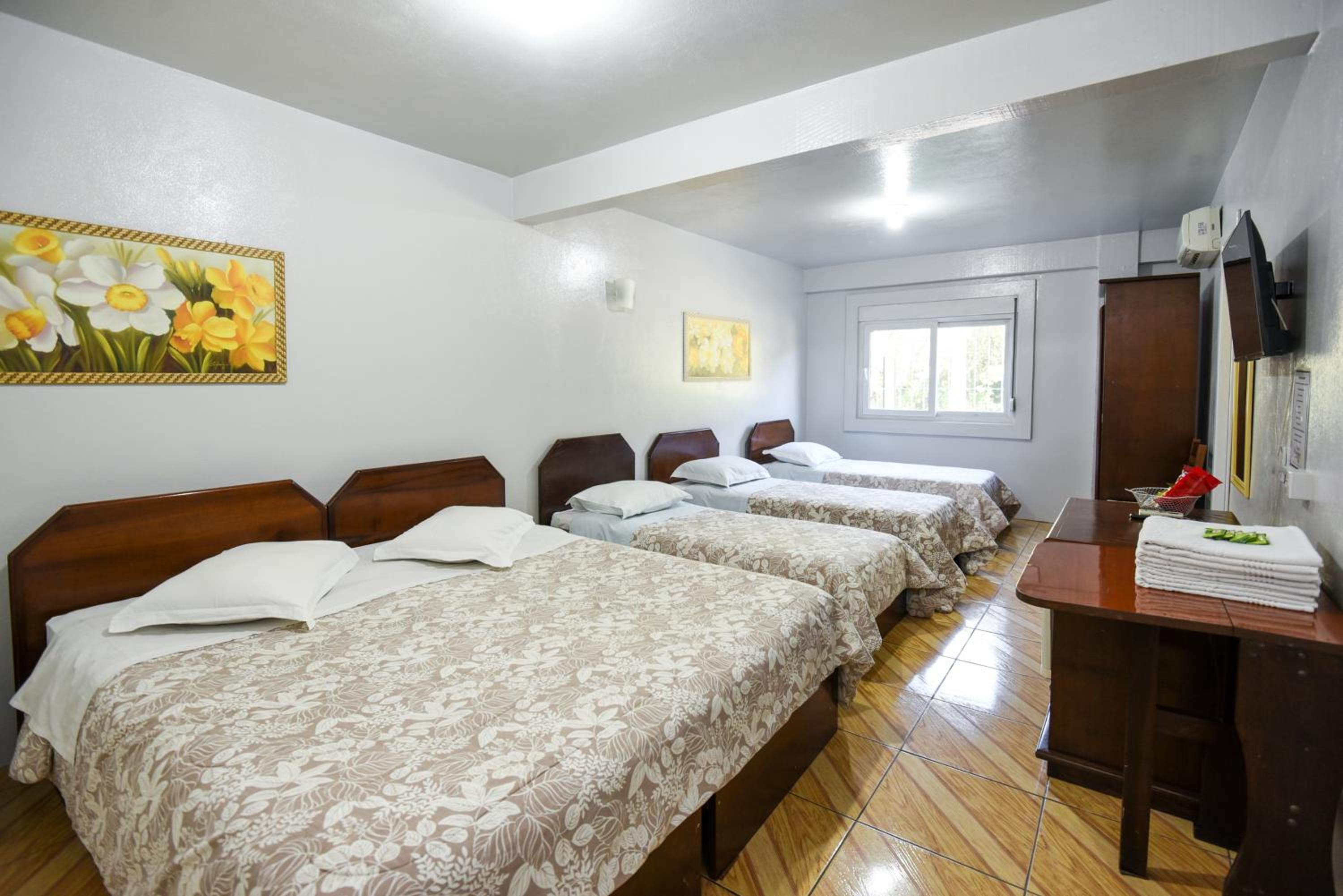 Family Room - Photo 4