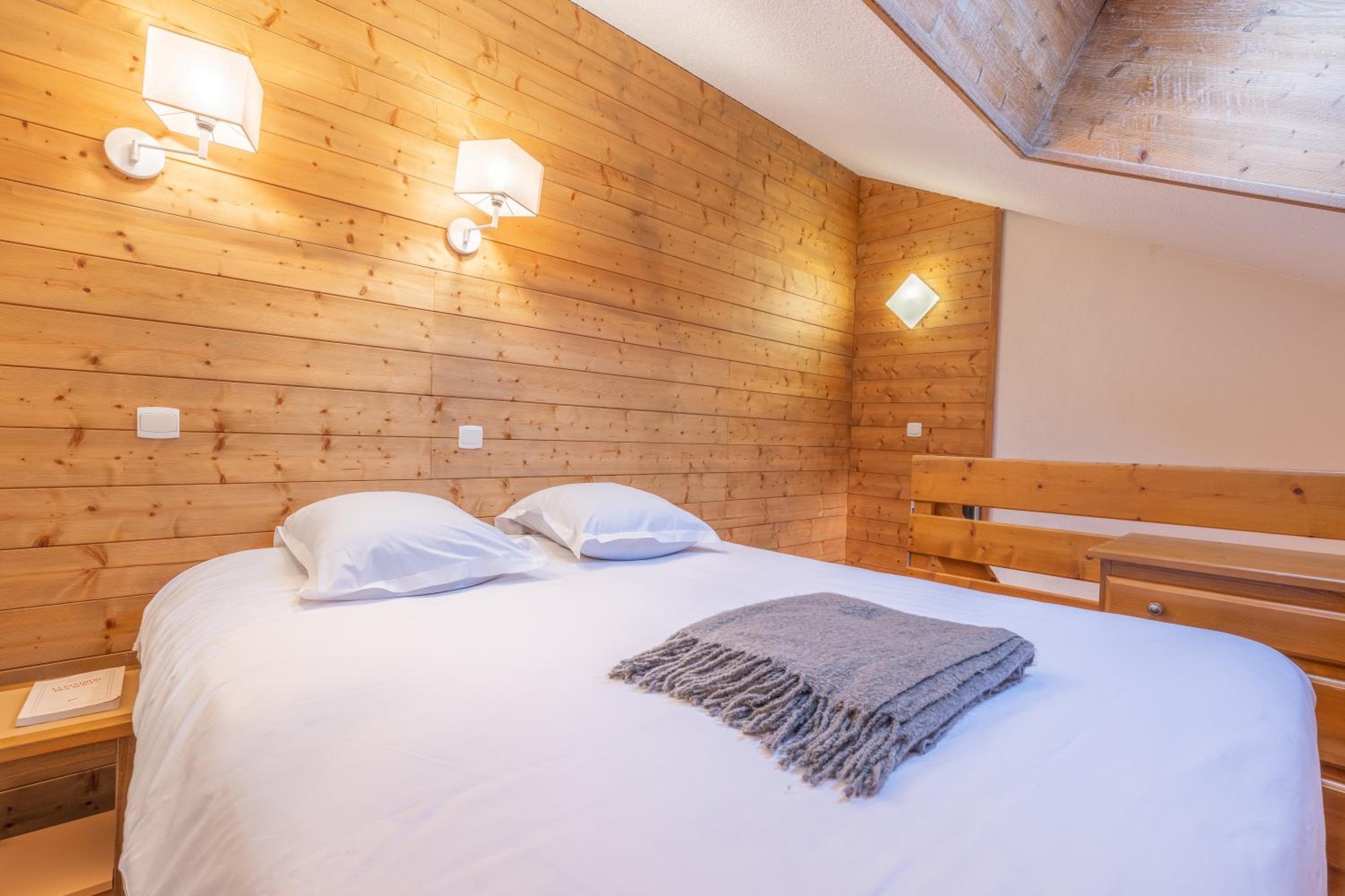 Studio with Mezzanine and Sleeping Alcove (6 People)