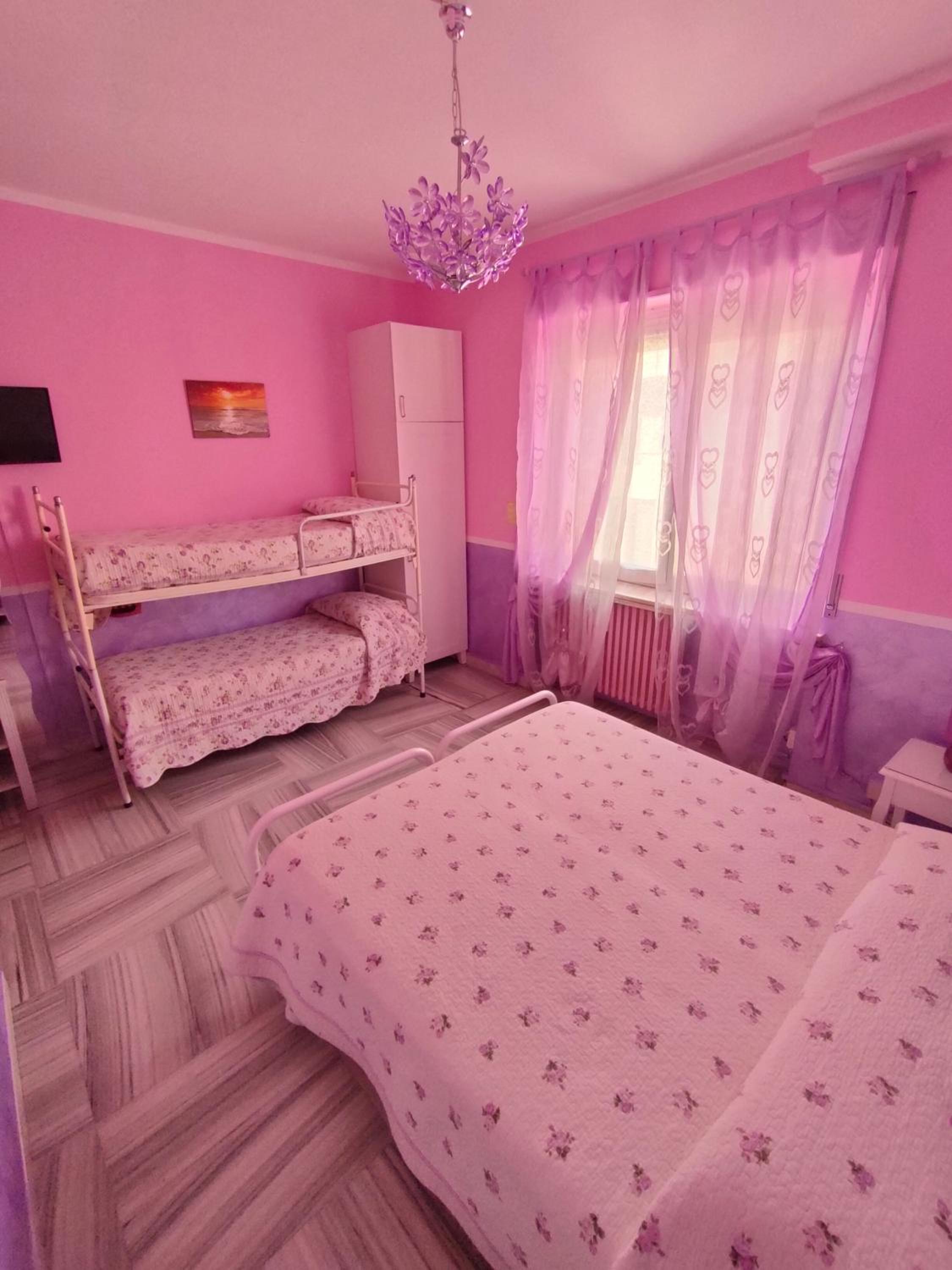 Triple Room with Private Bathroom photo 3