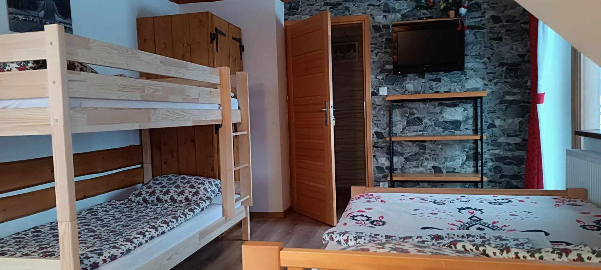 Quadruple Room with Mountain View - Photo 5