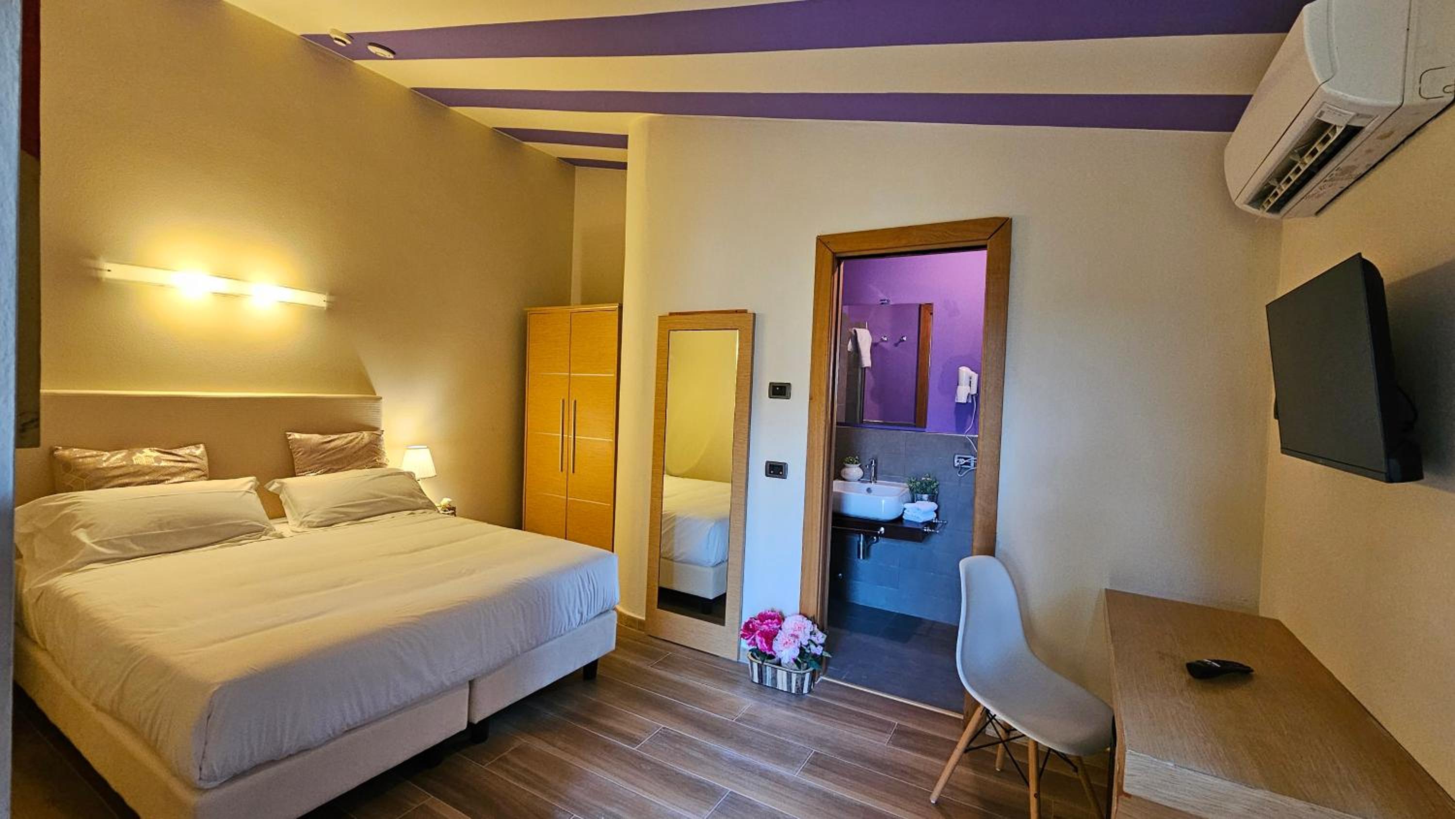 Standard Double Room photo 2