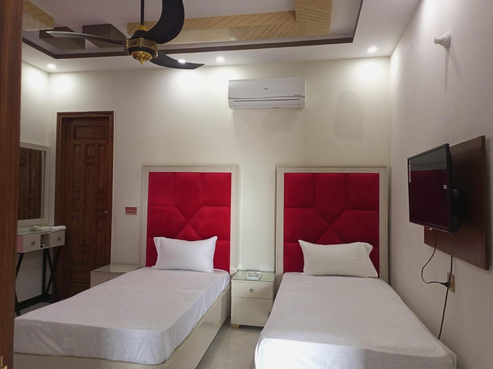 Economy Twin Room photo 1
