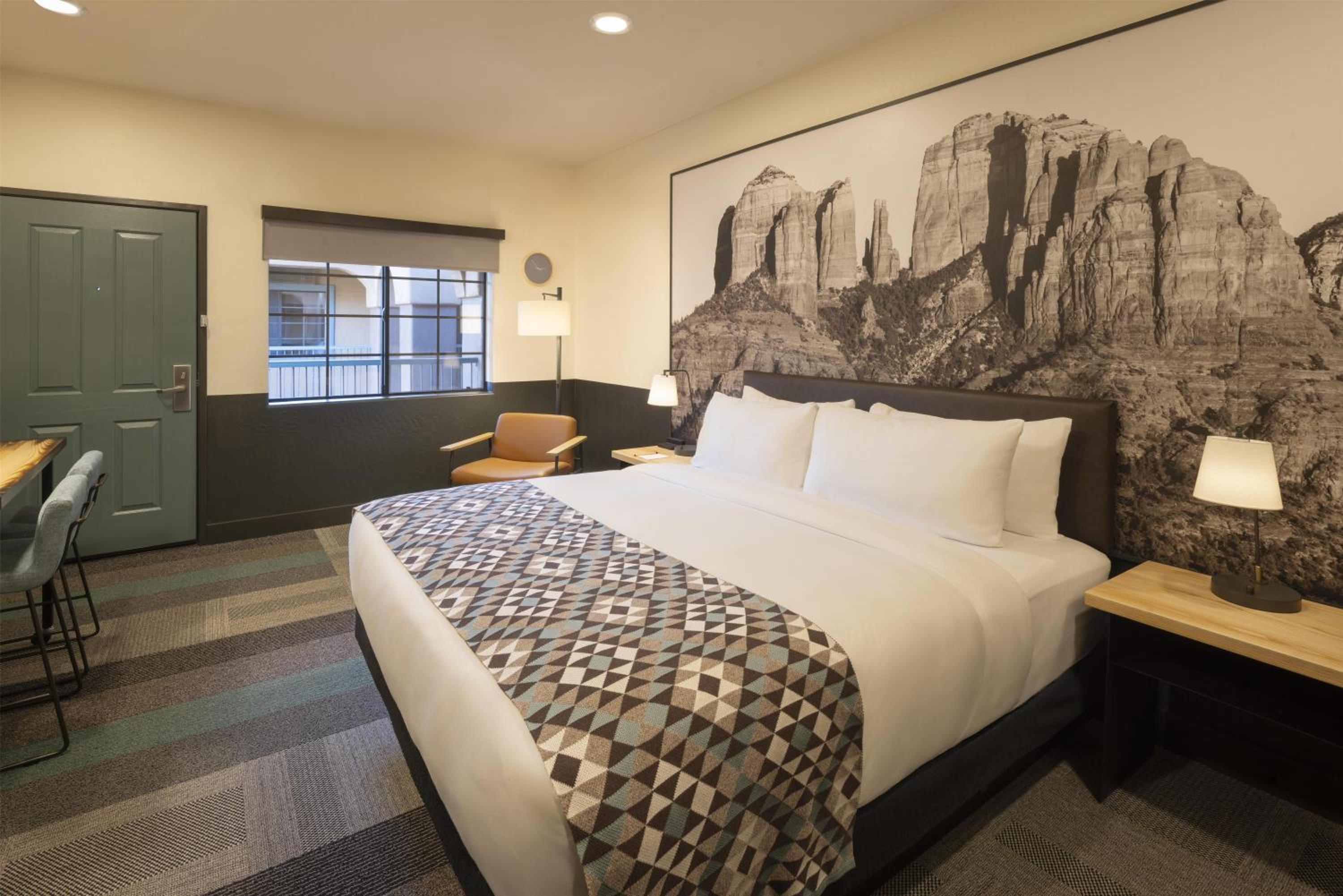King Room thumbnail 5