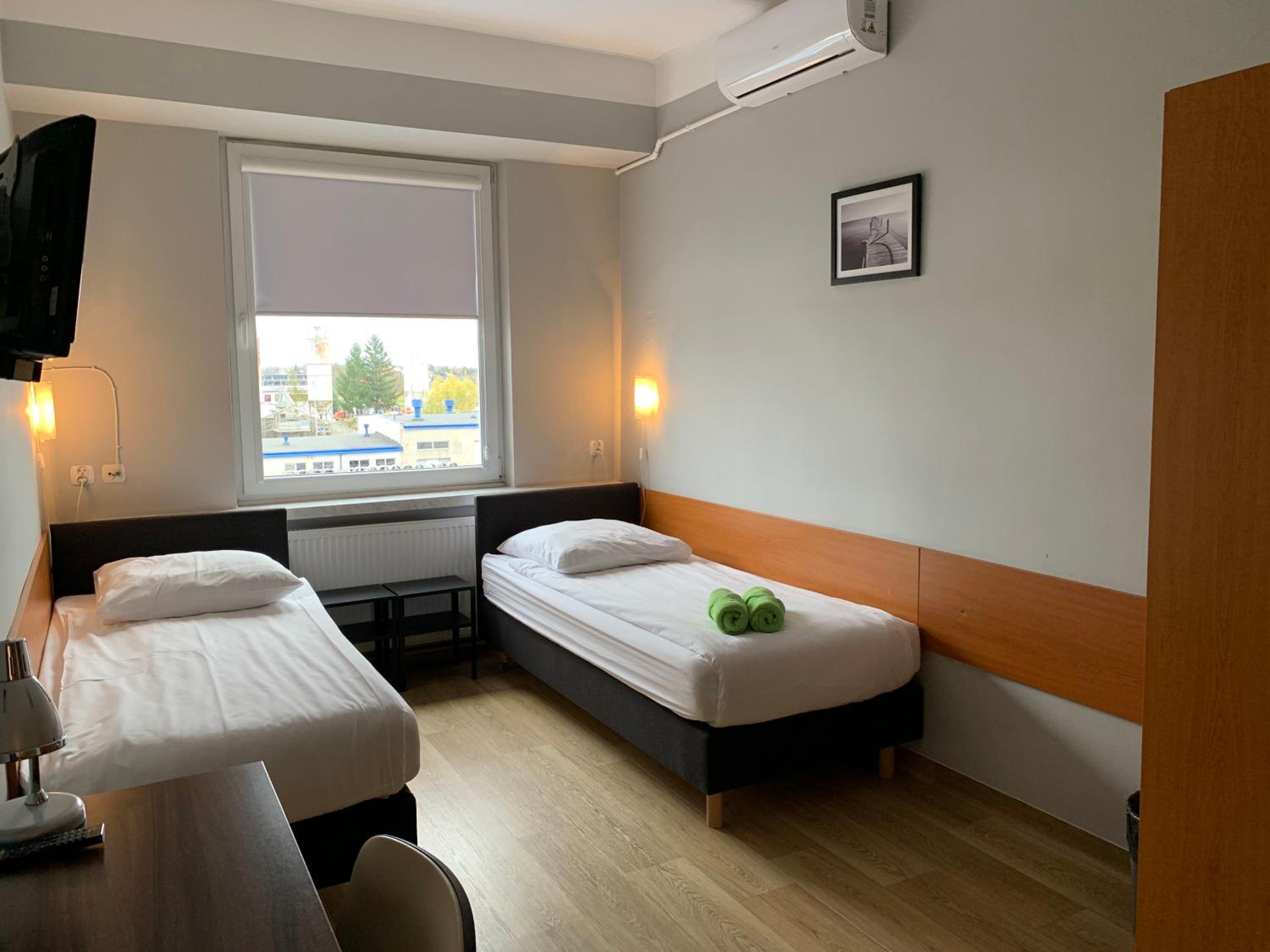 Double Room with Private Bathroom - Photo 7