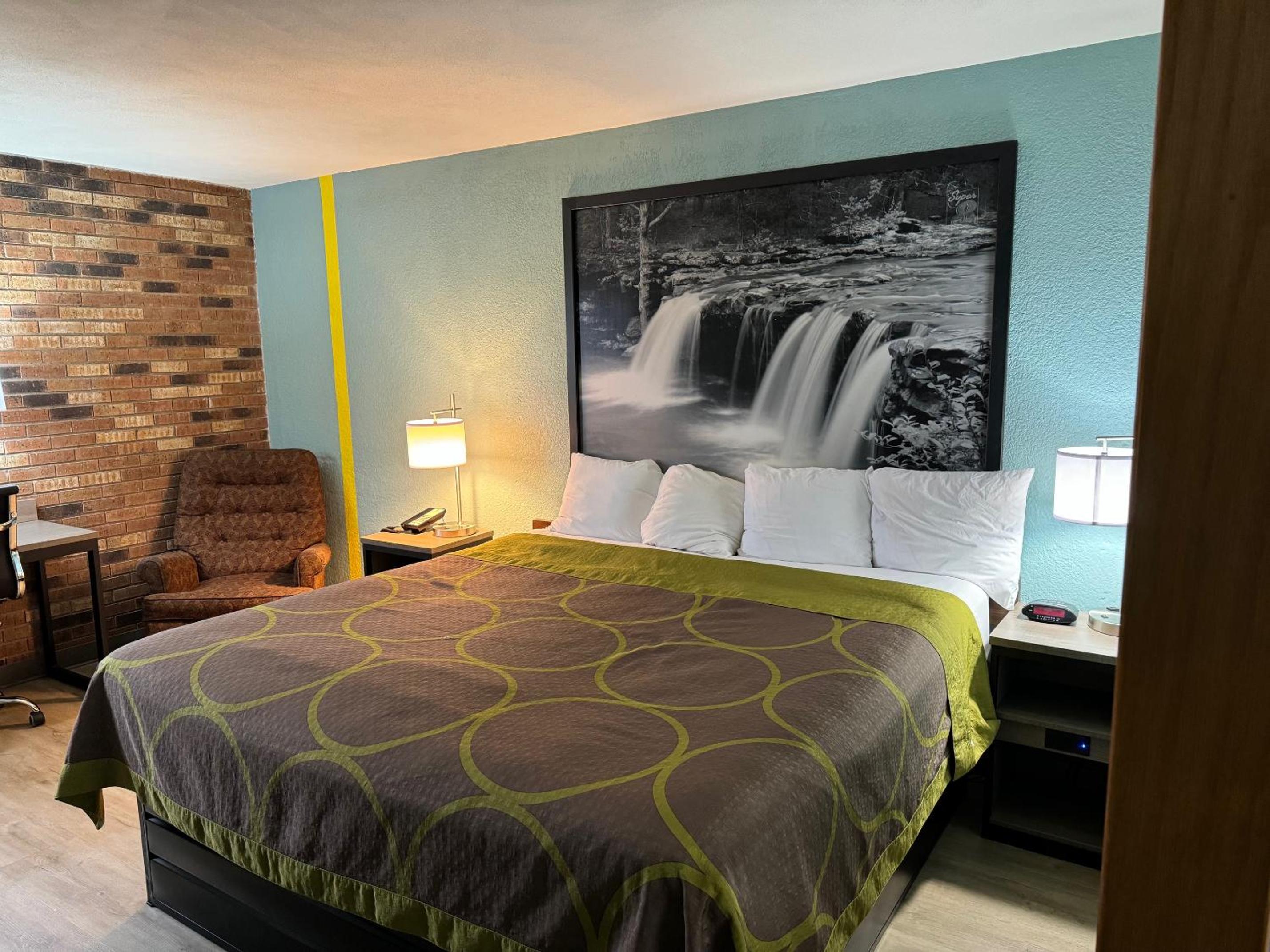 Double Room - Non-Smoking  - Photo 3