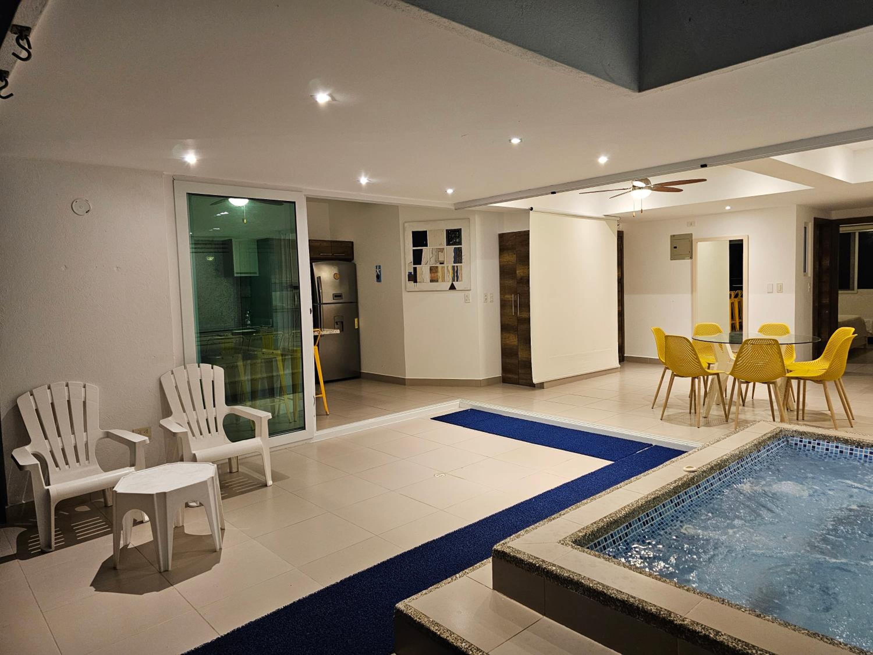Deluxe Apartment