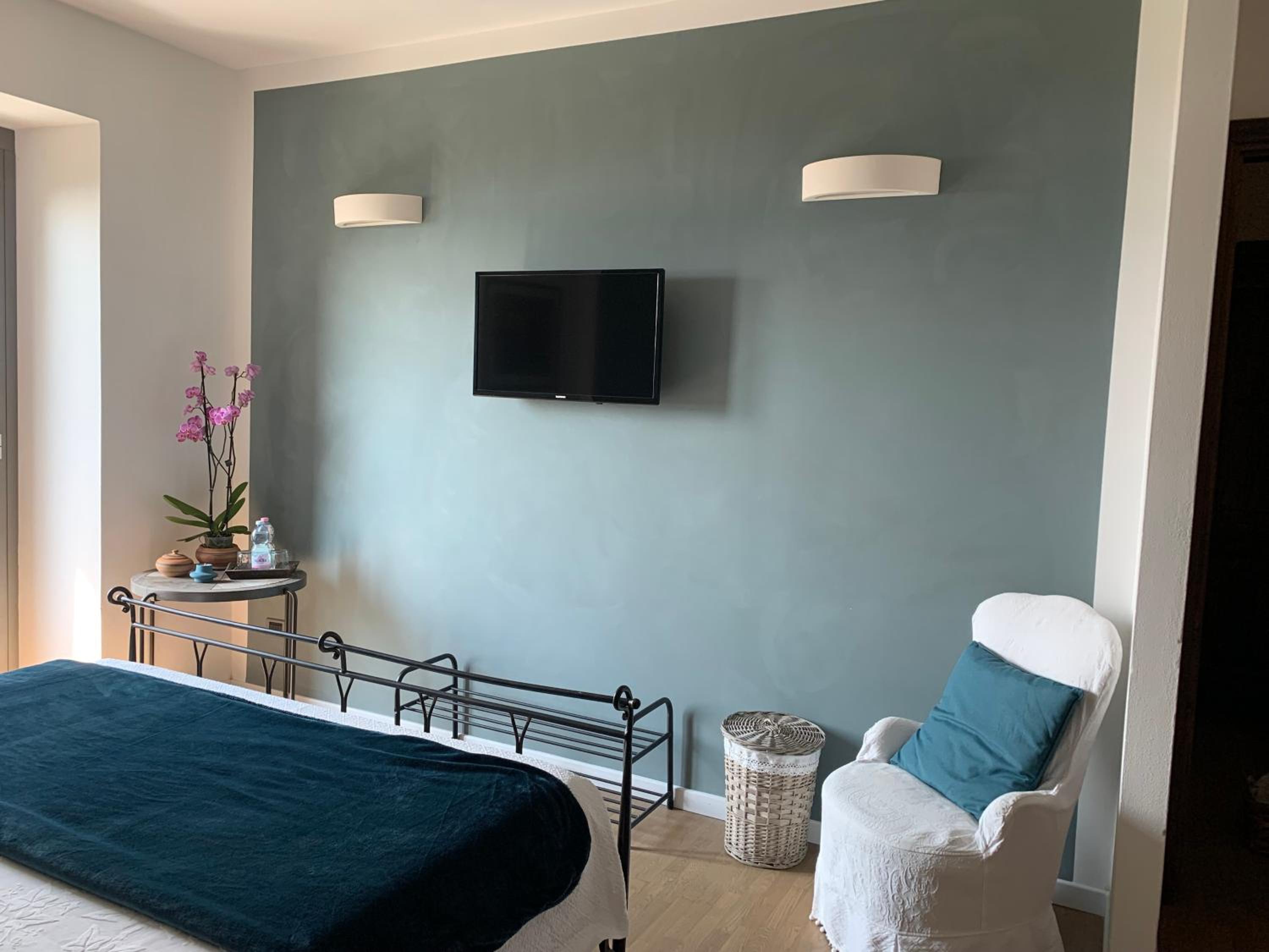 Deluxe Double Room with Lake View