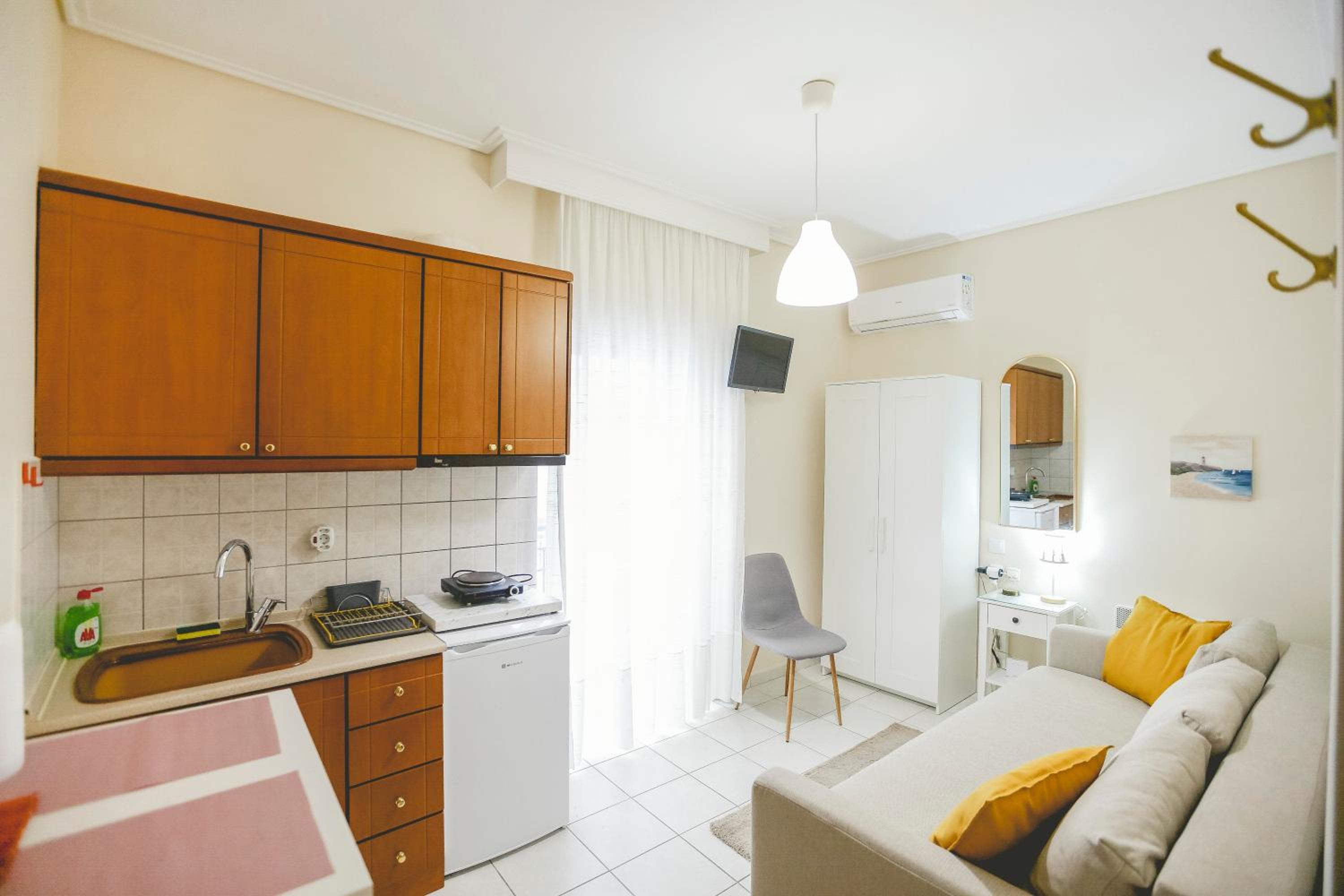 One-Bedroom Apartment photo 3