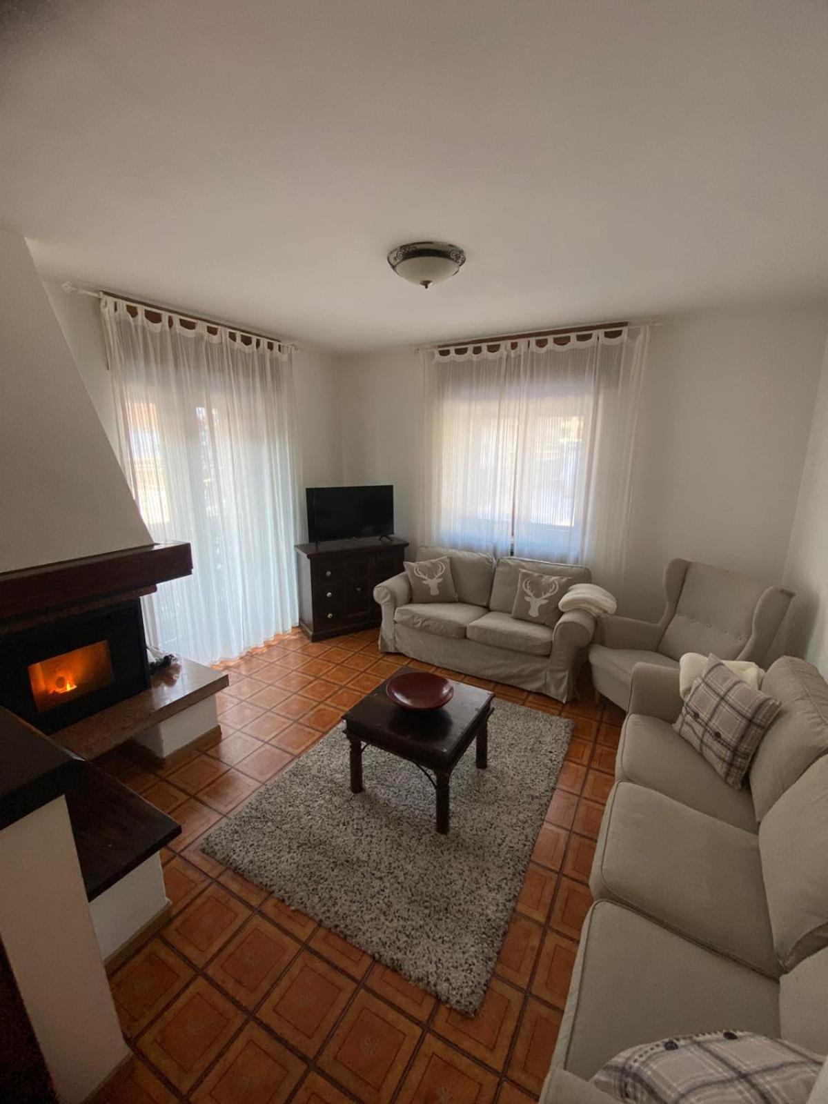 Three-Bedroom Apartment photo 1