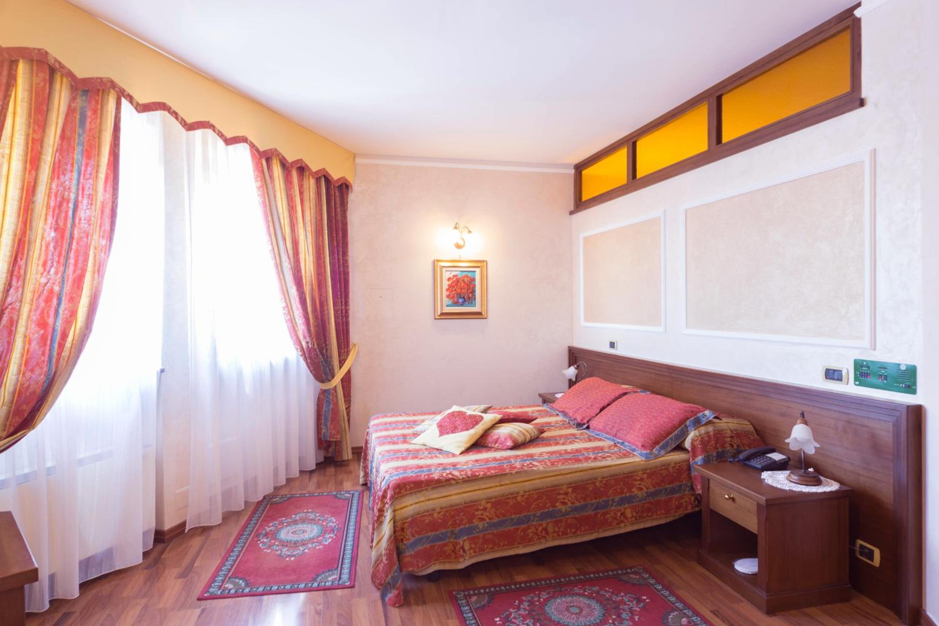 Superior Quadruple Room - Photo 2