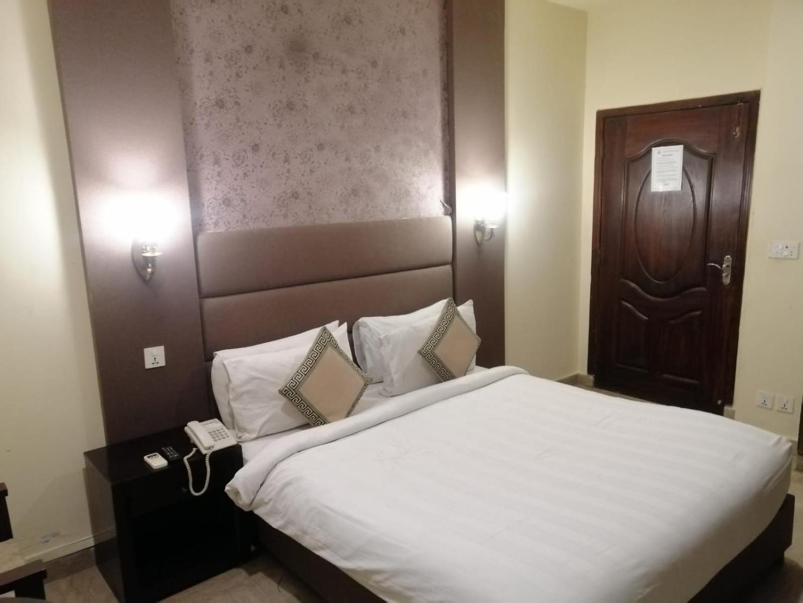 Deluxe Double Room photo 2
