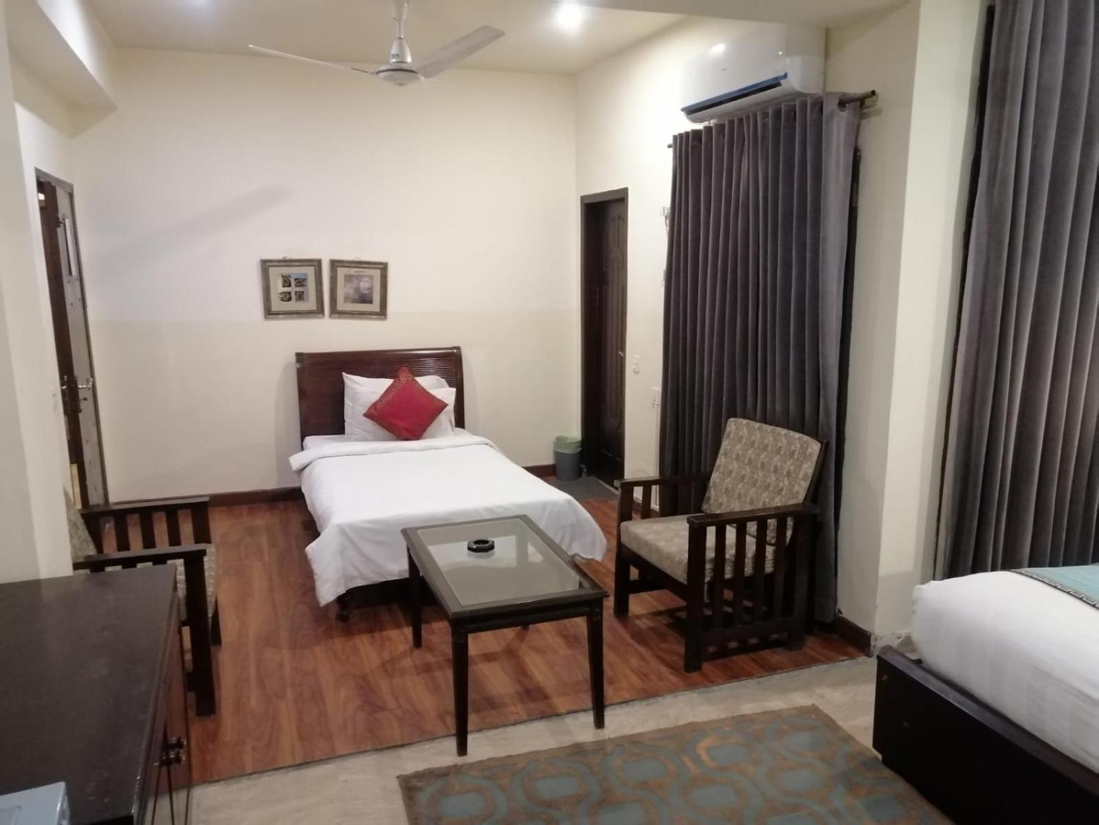 Standard Single Room photo 3