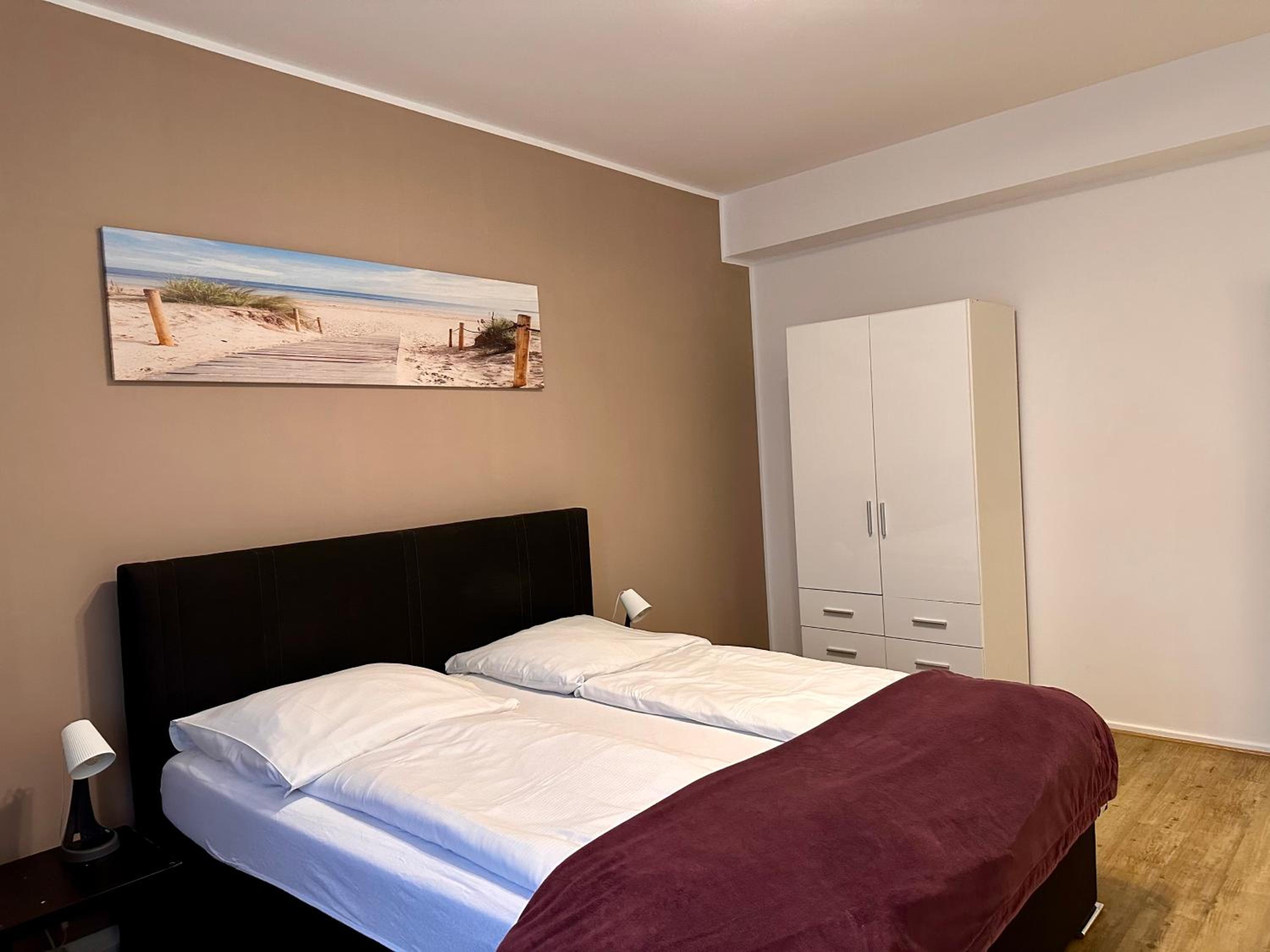 Three-Bedroom Apartment No Rhine River View  - Photo 3