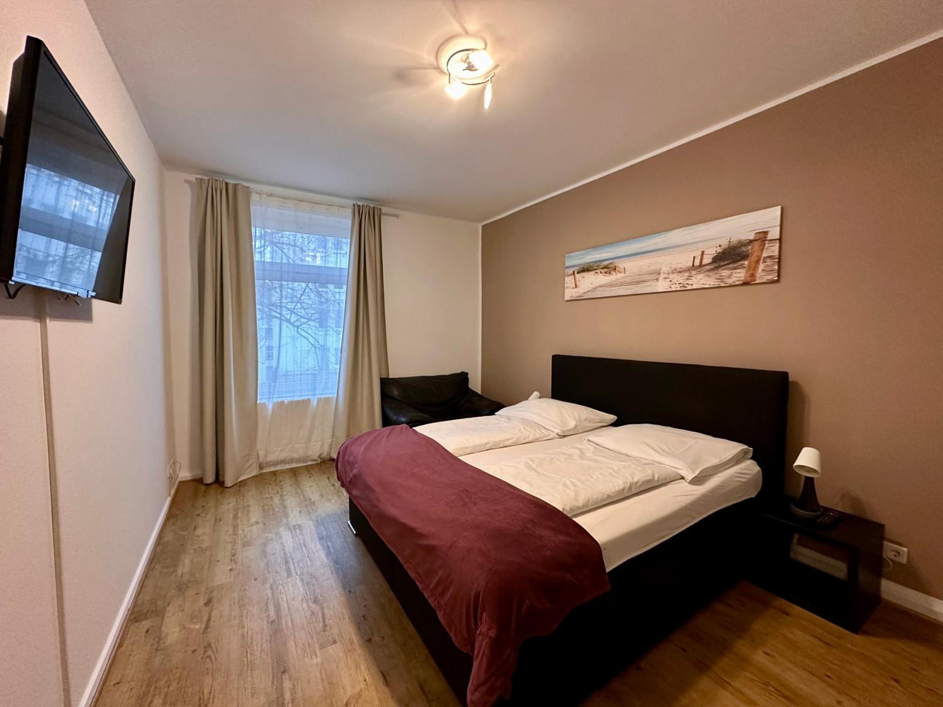 Three-Bedroom Apartment No Rhine River View  - Photo 5