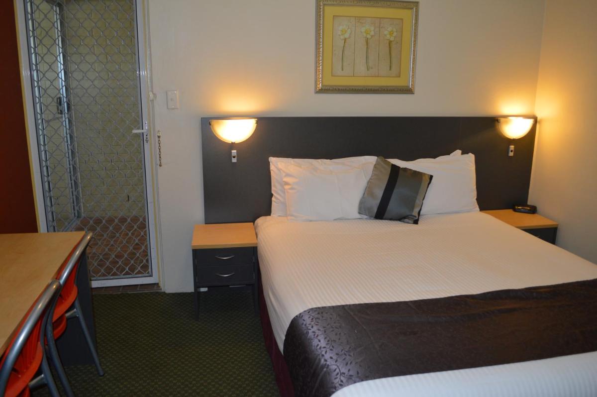 Standard Queen Room photo 3