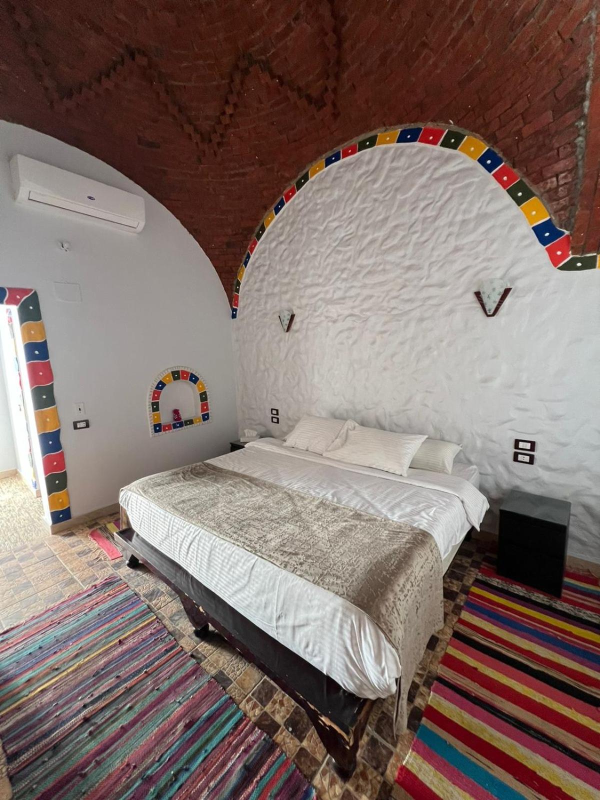 Deluxe King Room - Photo 3
