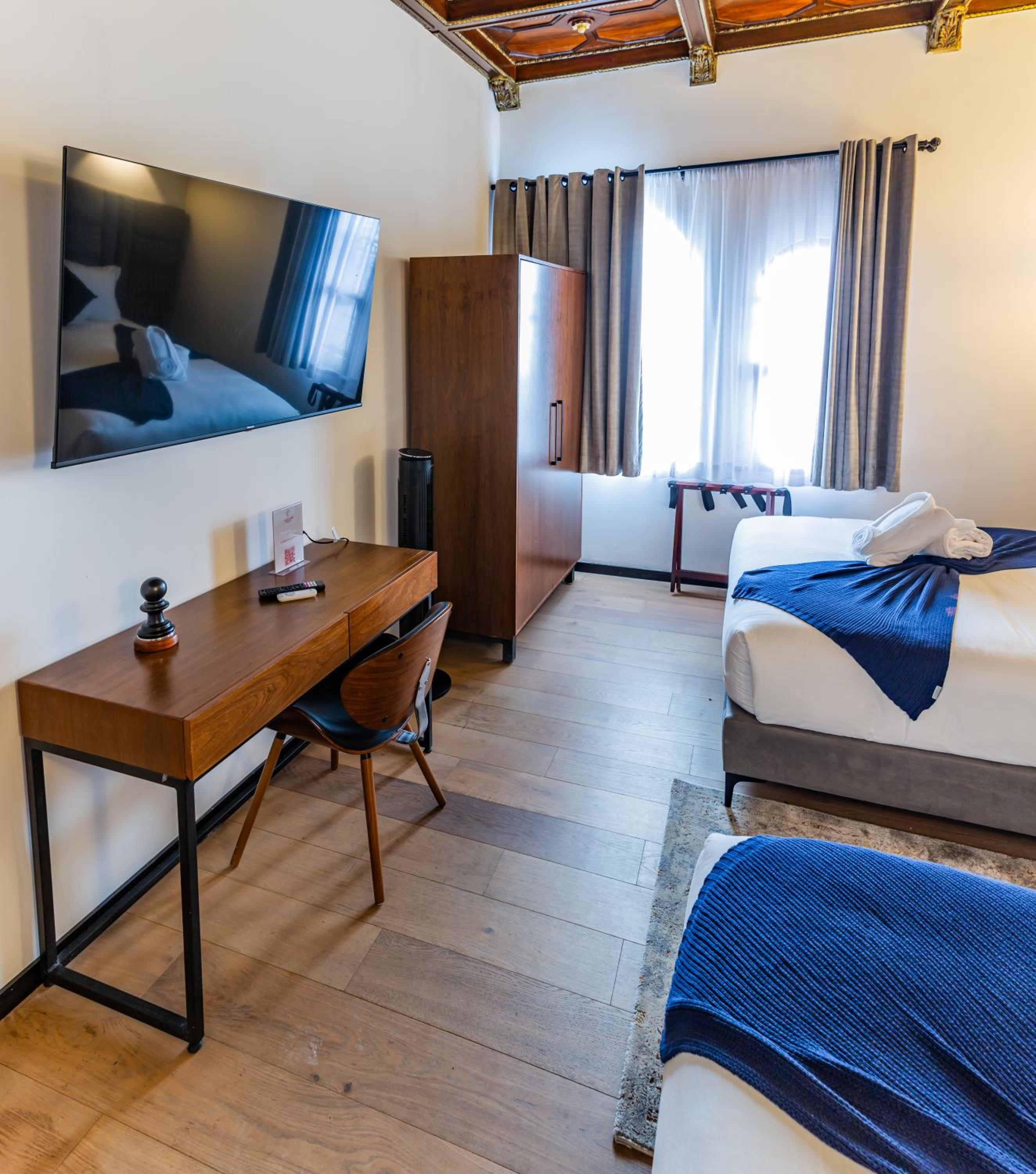 Deluxe Queen Room With Two Queen Beds