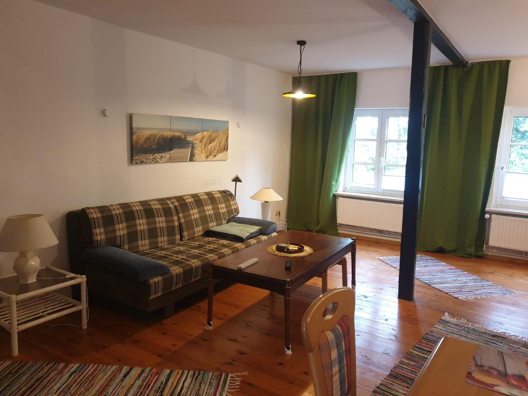 One-Bedroom Apartment photo 1