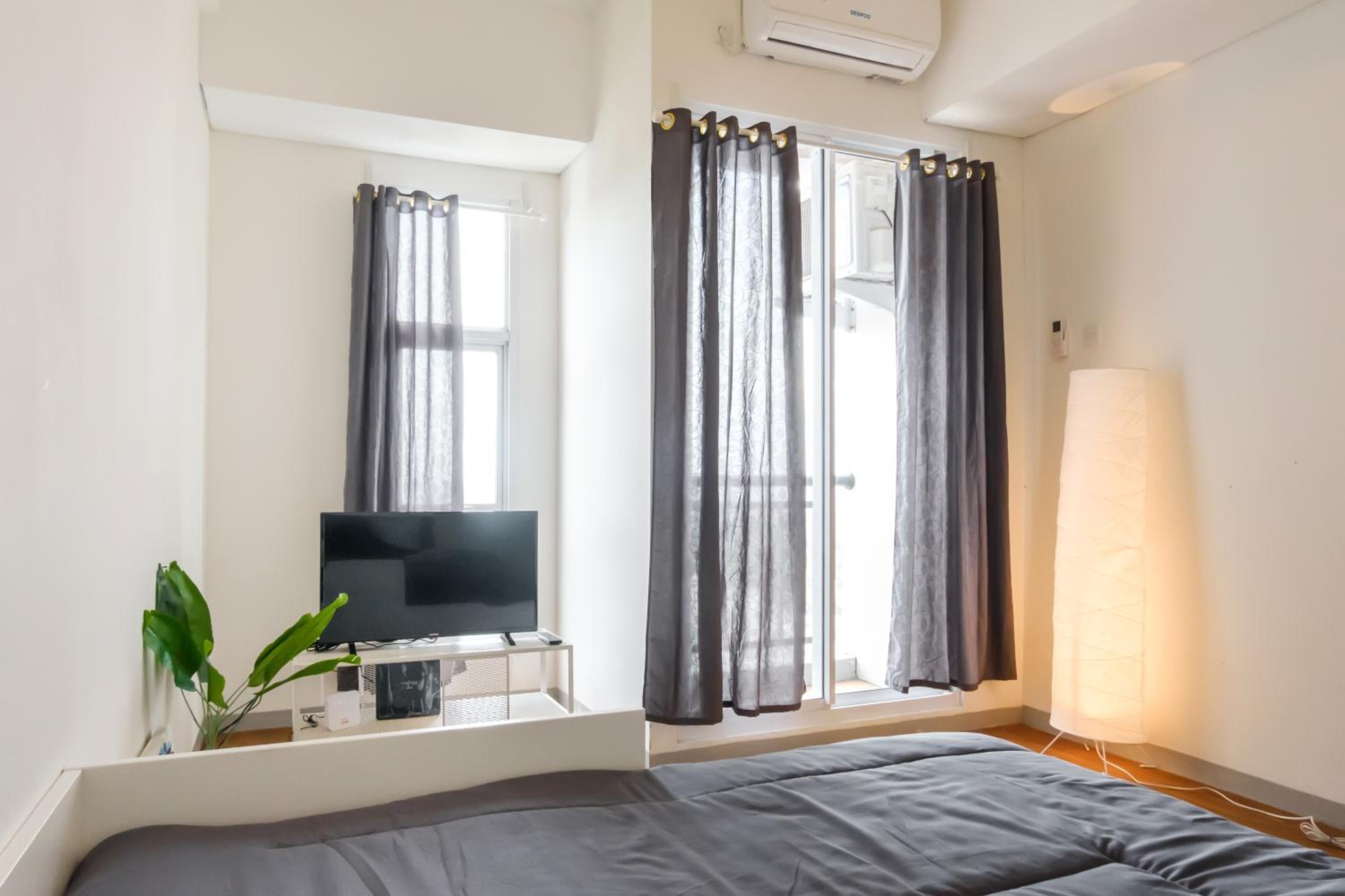 Studio Apartment photo 1