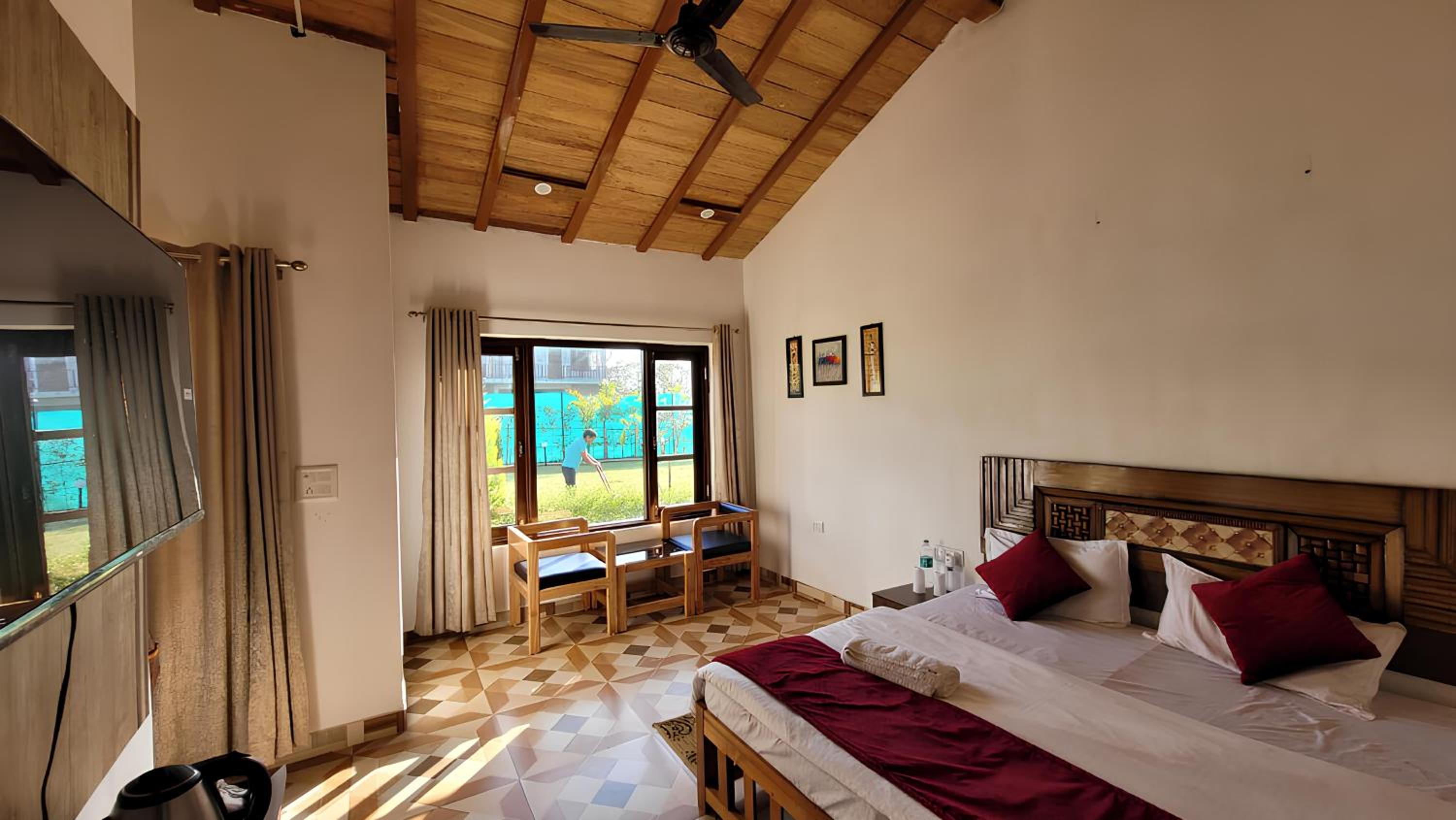 Deluxe Double Room With Balcony photo 3