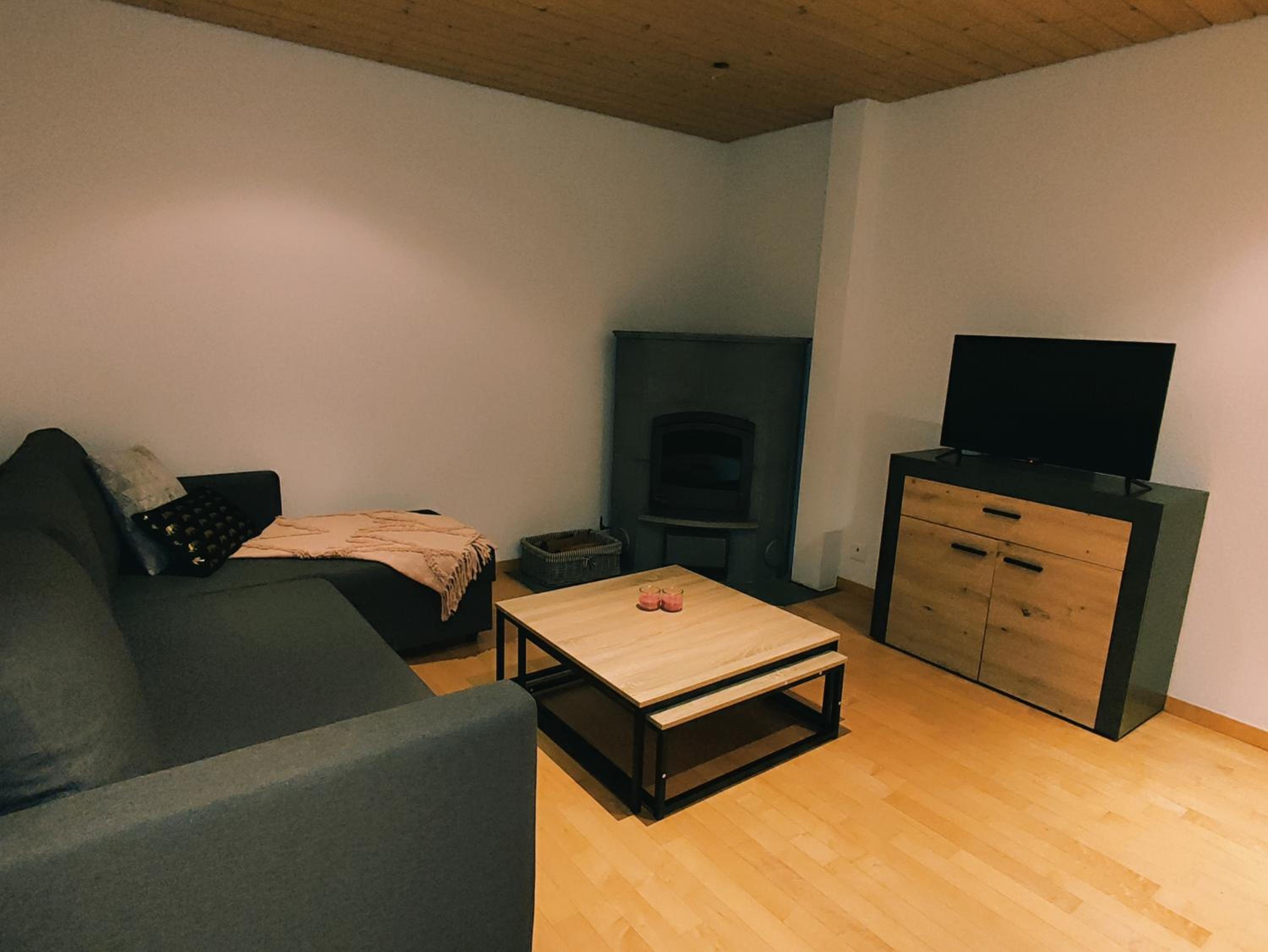 One-Bedroom Apartment photo 1