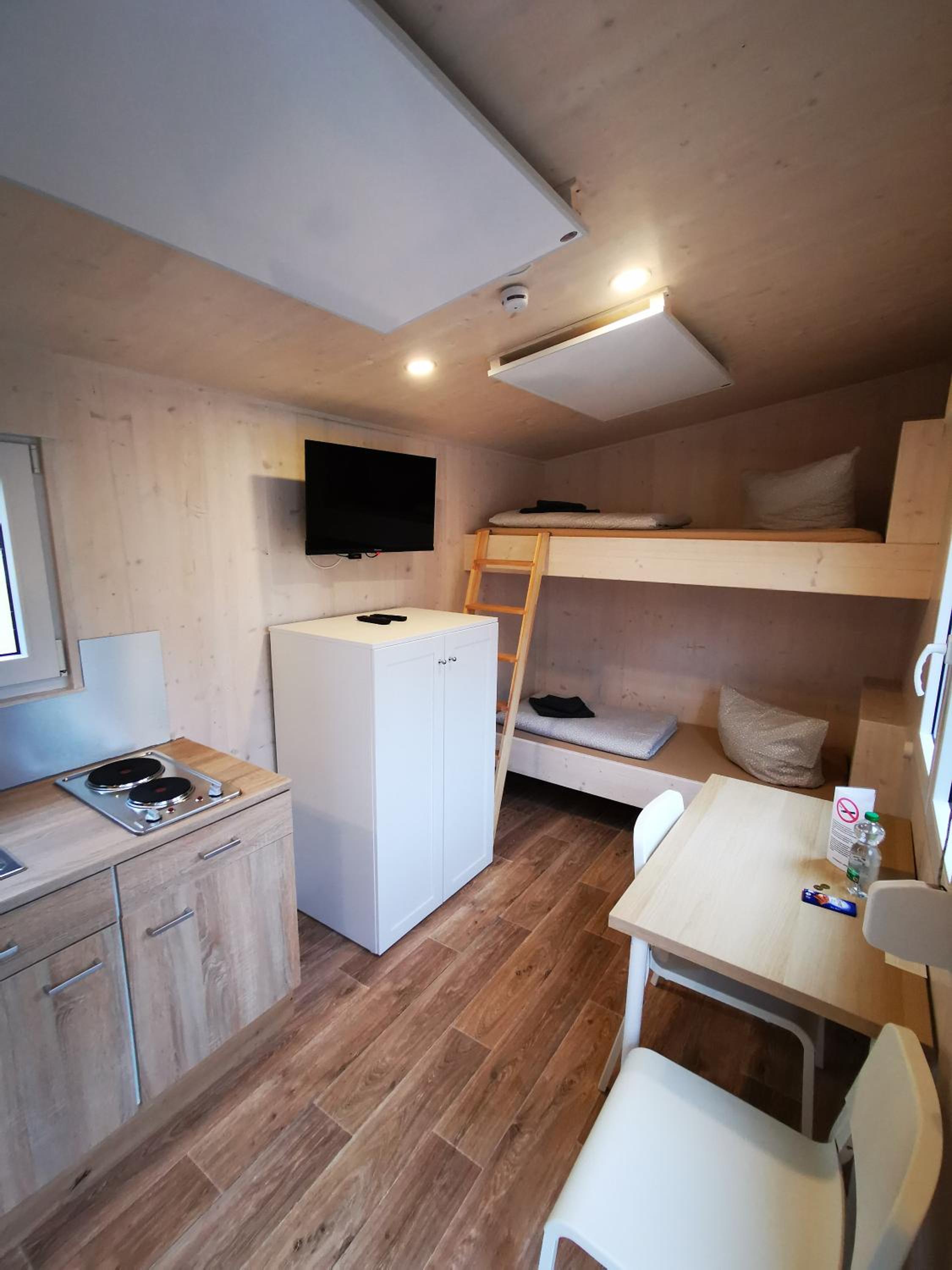 Mobile Home - Street View photo 1