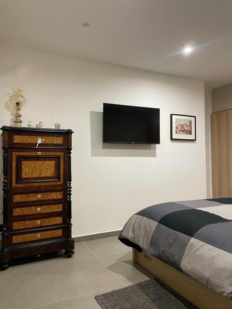 One-Bedroom House photo 1